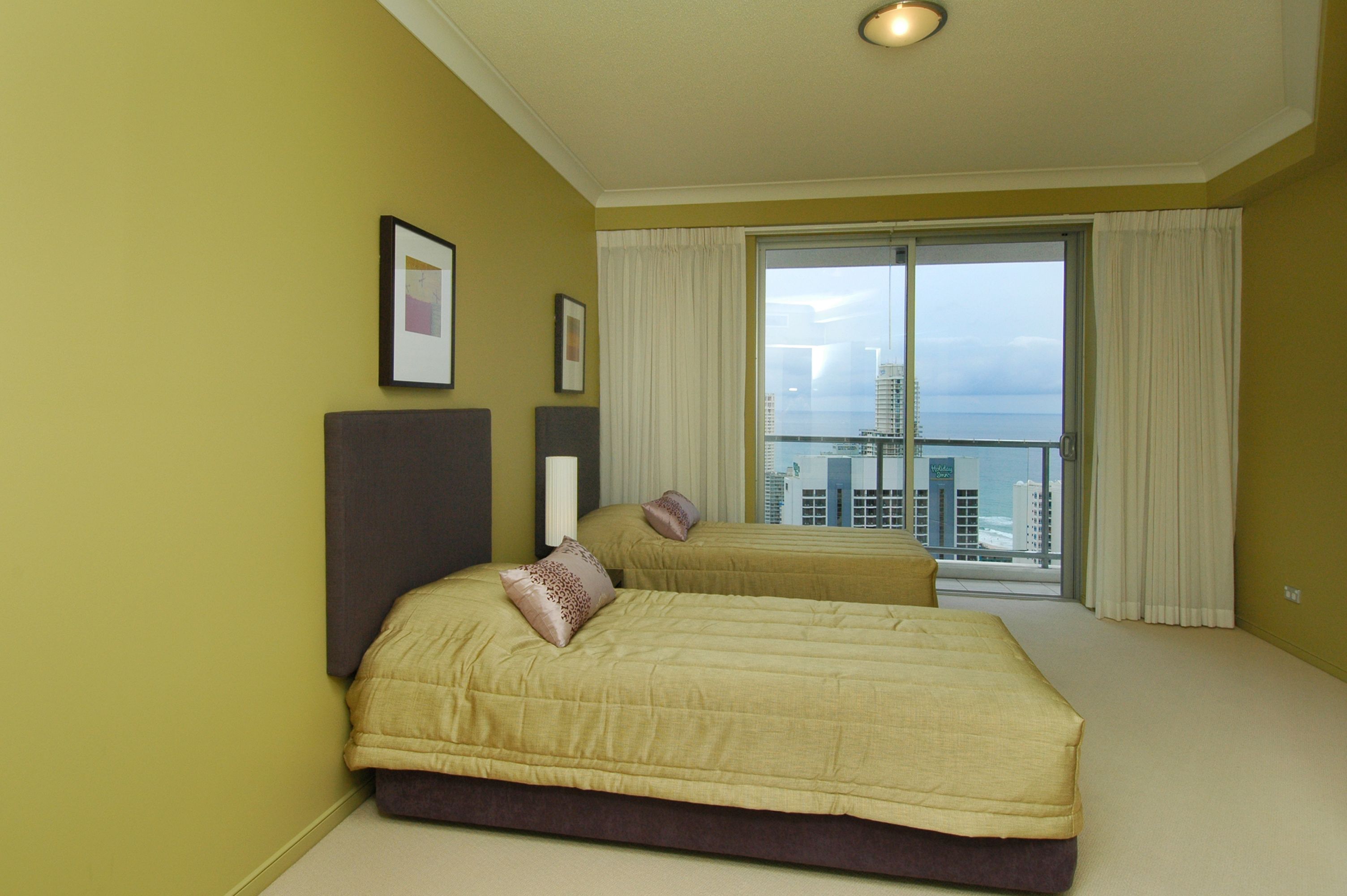 Mantra Towers of Chevron by Holiday Rentals Surfers Paradise