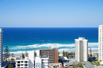 Mantra Towers of Chevron by Holiday Rentals Surfers Paradise