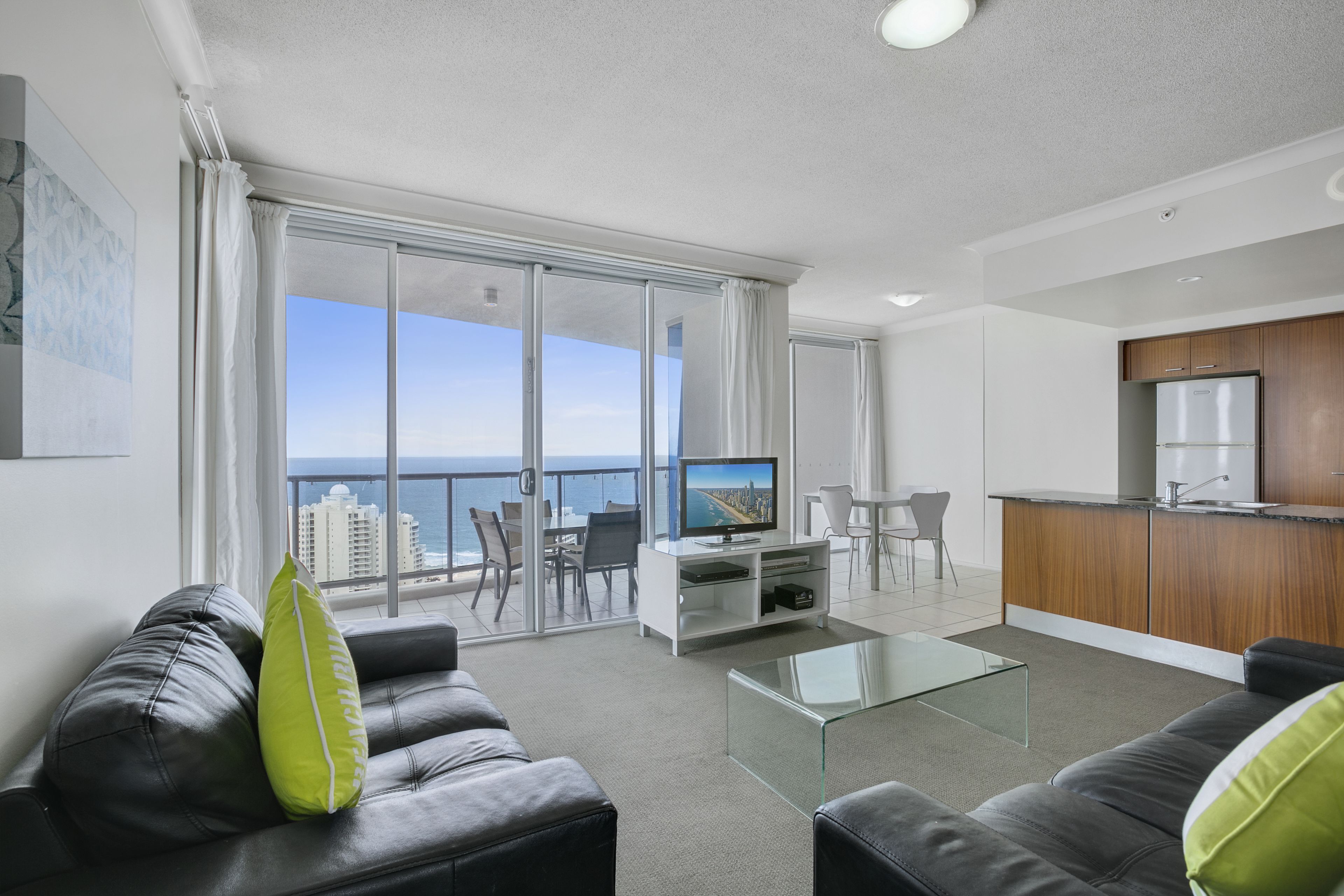 Mantra Towers of Chevron by Holiday Rentals Surfers Paradise