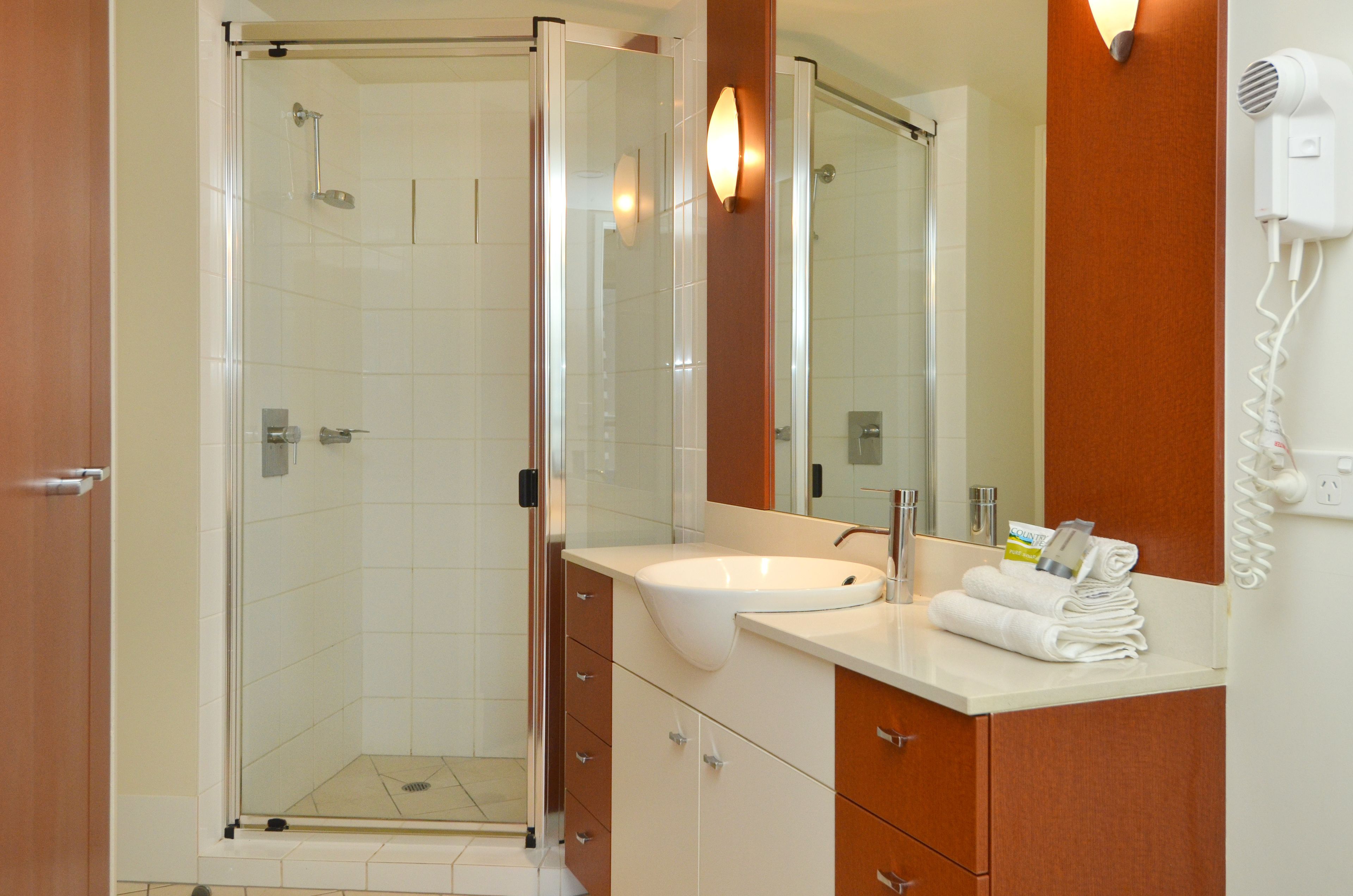 Mantra Towers of Chevron by Holiday Rentals Surfers Paradise