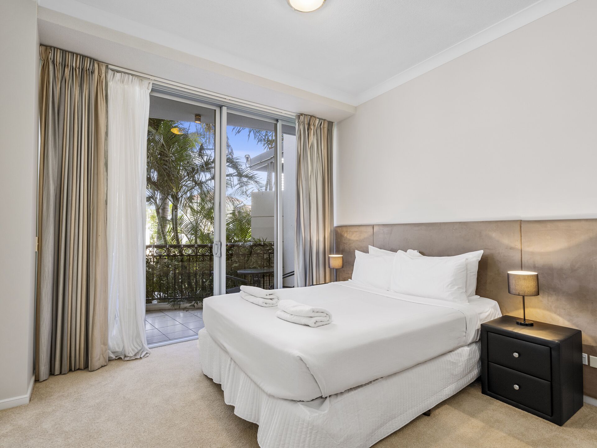 Mantra Towers of Chevron by Holiday Rentals Surfers Paradise