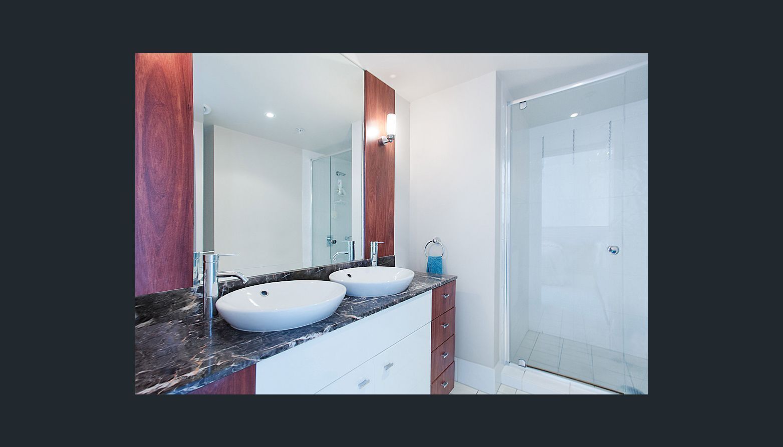Mantra Towers of Chevron by Holiday Rentals Surfers Paradise