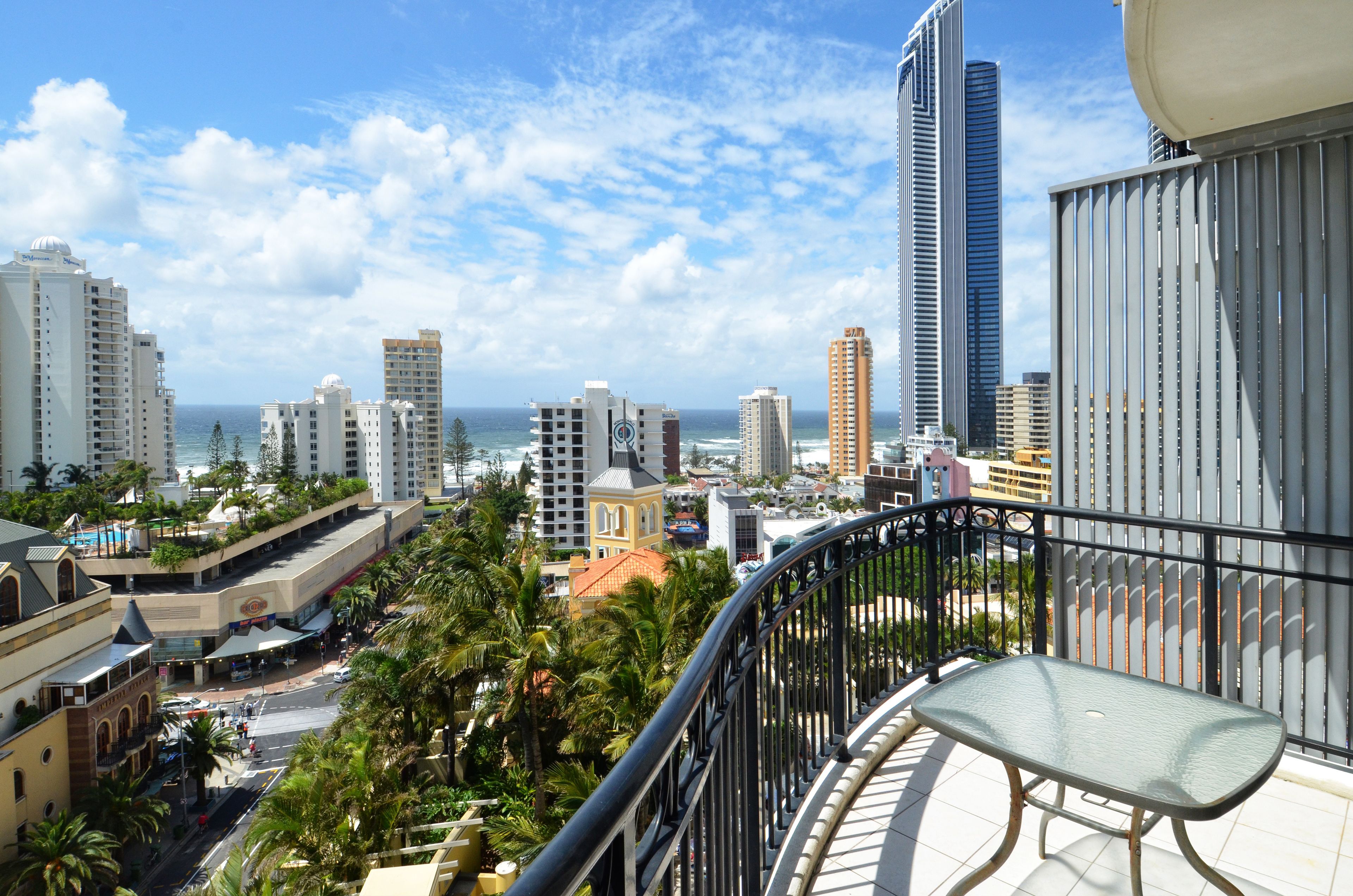 Mantra Towers of Chevron by Holiday Rentals Surfers Paradise