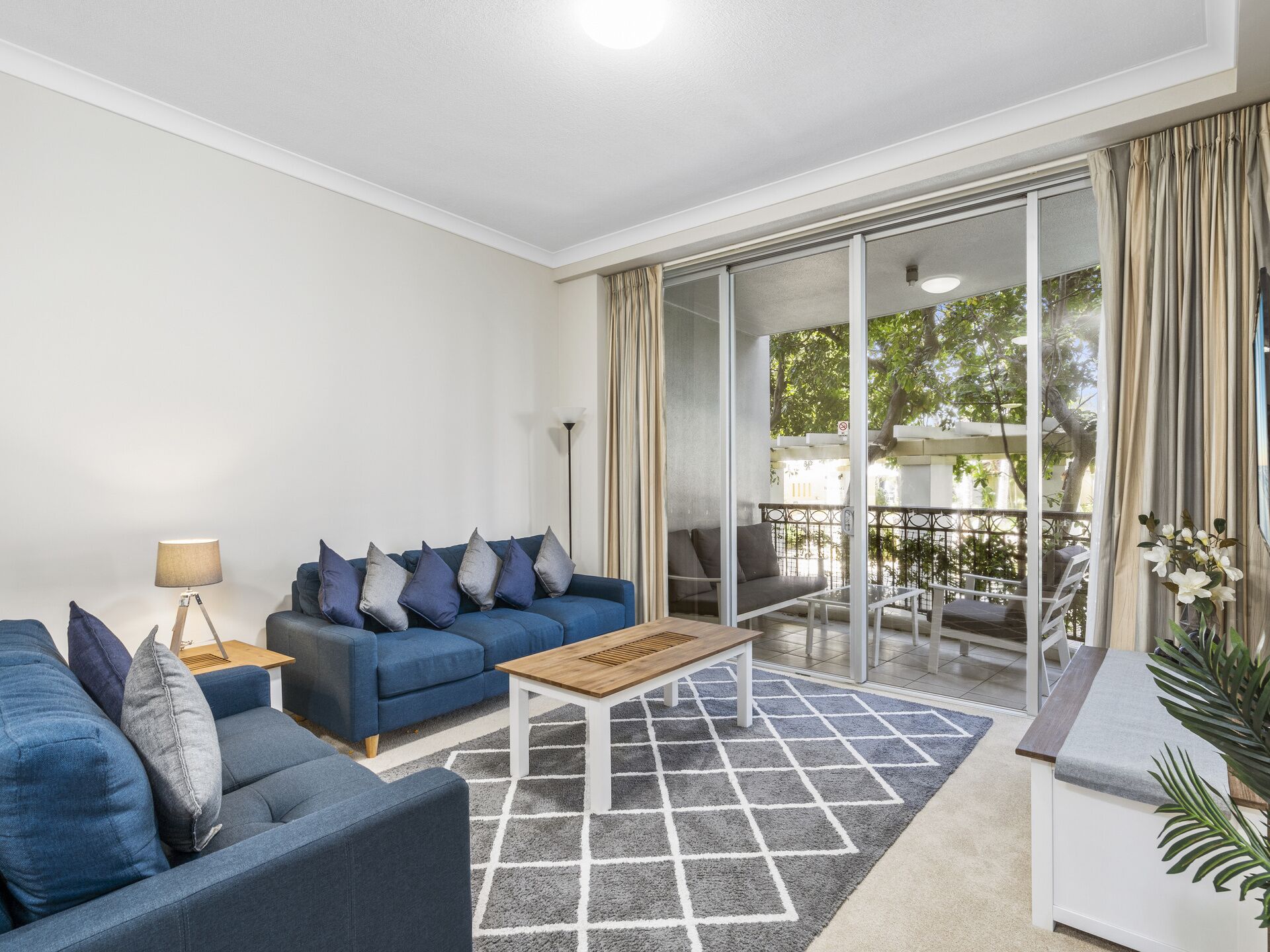 Mantra Towers of Chevron by Holiday Rentals Surfers Paradise
