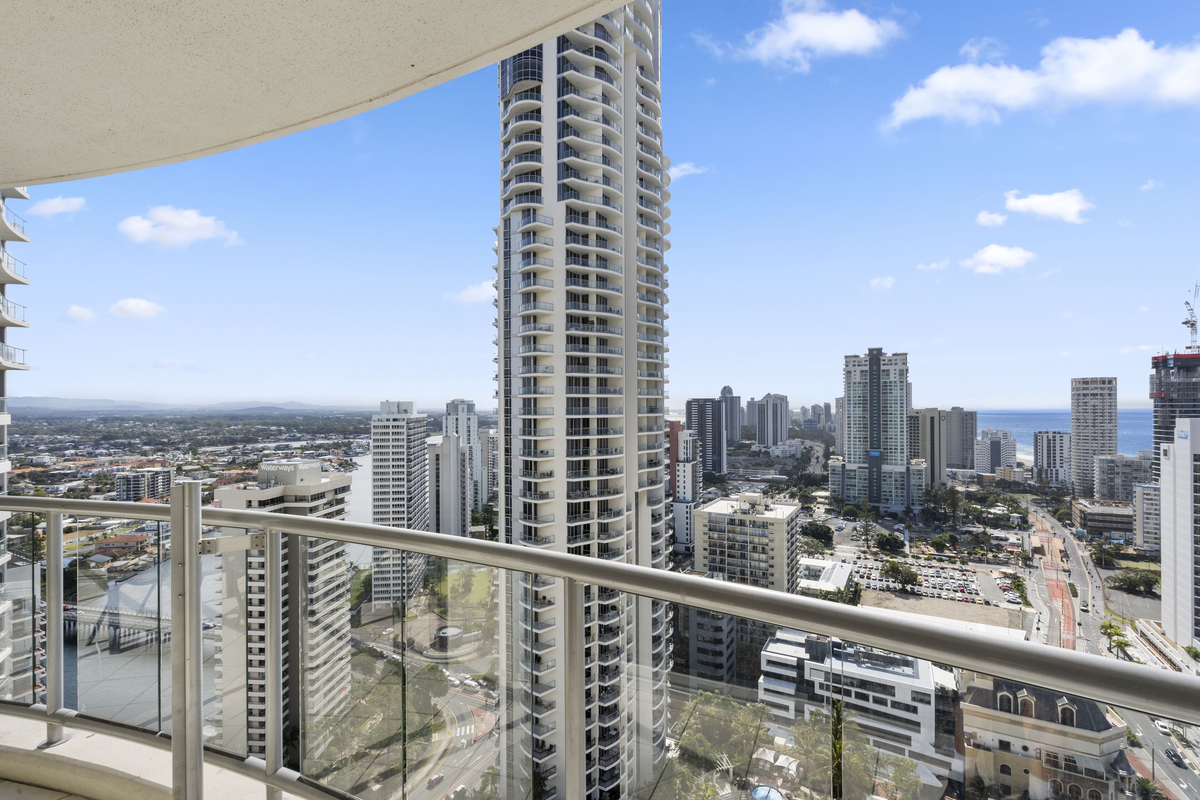Mantra Towers of Chevron by Holiday Rentals Surfers Paradise