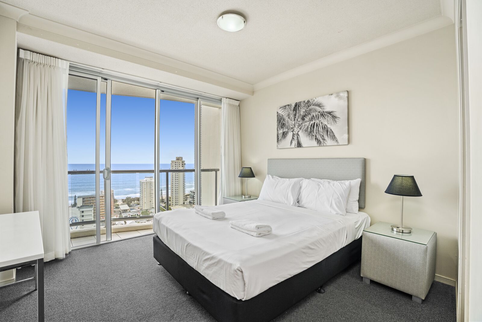 Mantra Towers of Chevron by Holiday Rentals Surfers Paradise