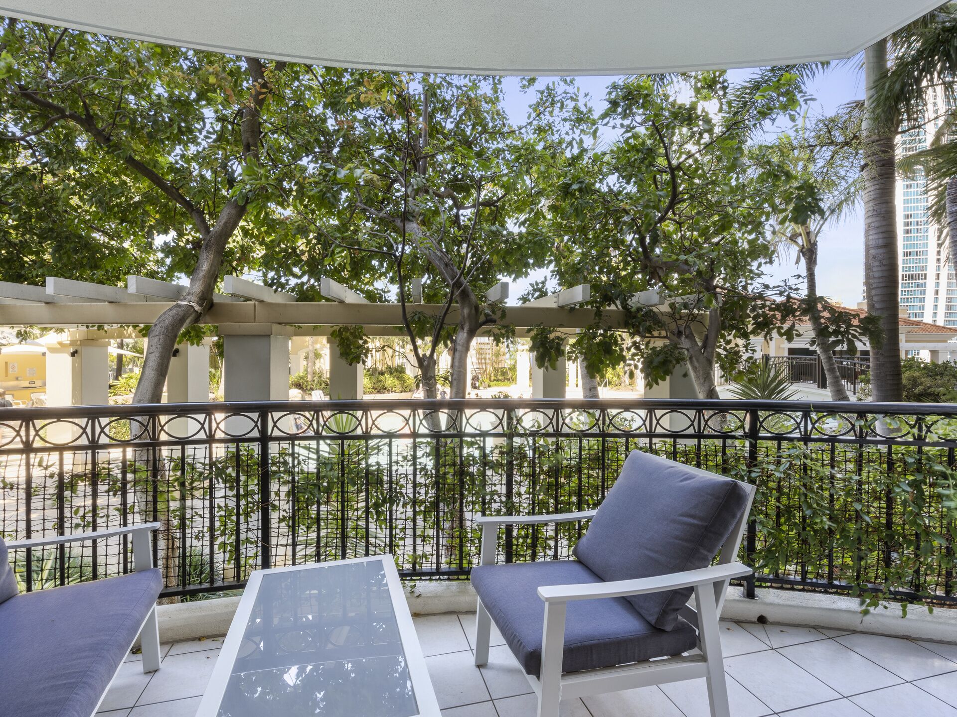 Mantra Towers of Chevron by Holiday Rentals Surfers Paradise