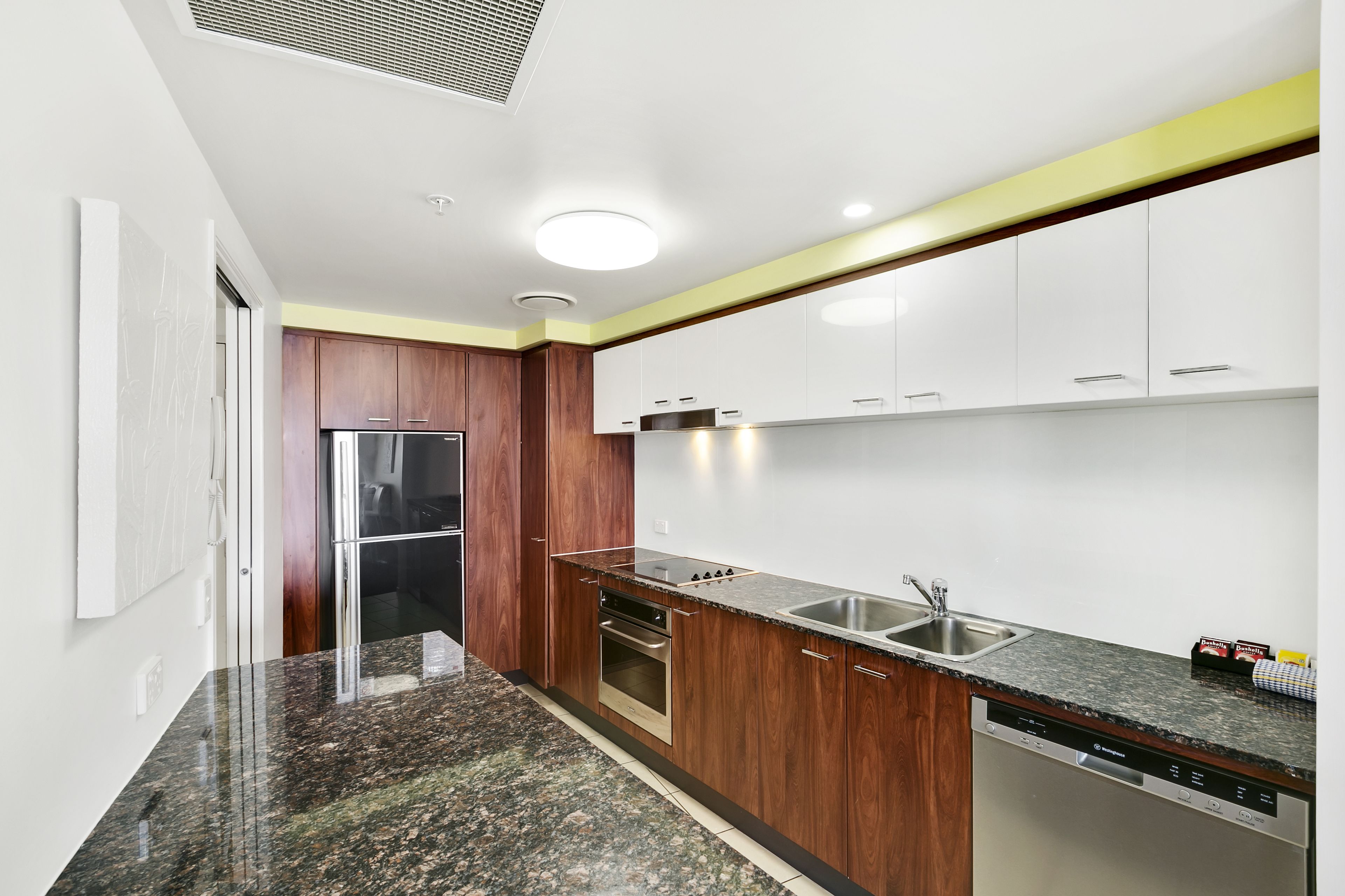 Mantra Towers of Chevron by Holiday Rentals Surfers Paradise