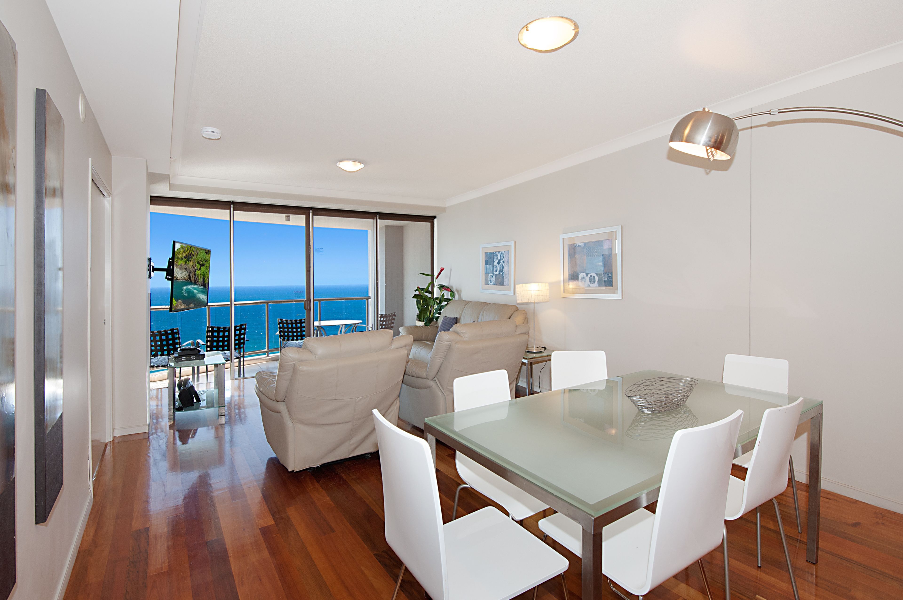Mantra Towers of Chevron by Holiday Rentals Surfers Paradise