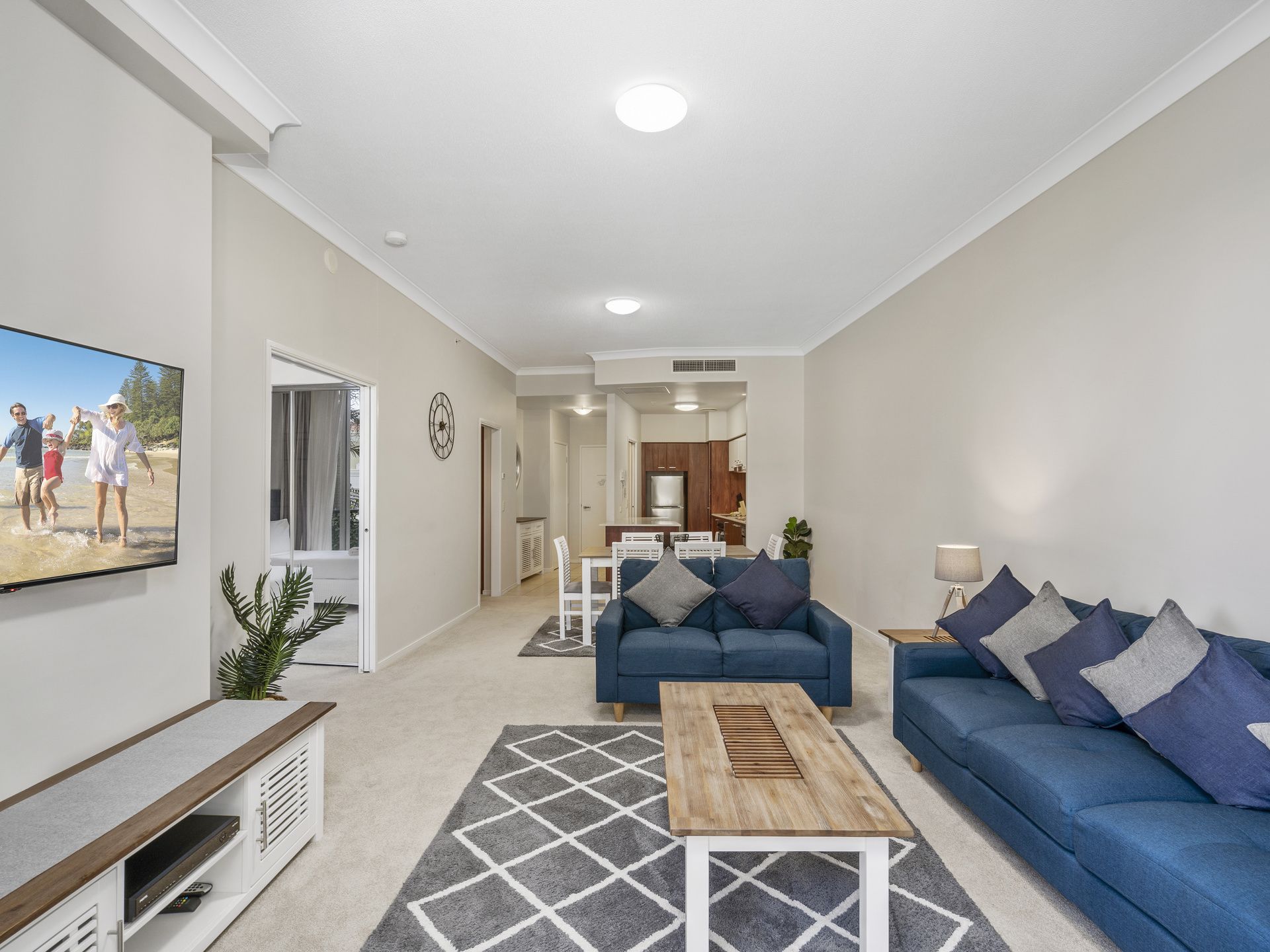 Mantra Towers of Chevron by Holiday Rentals Surfers Paradise