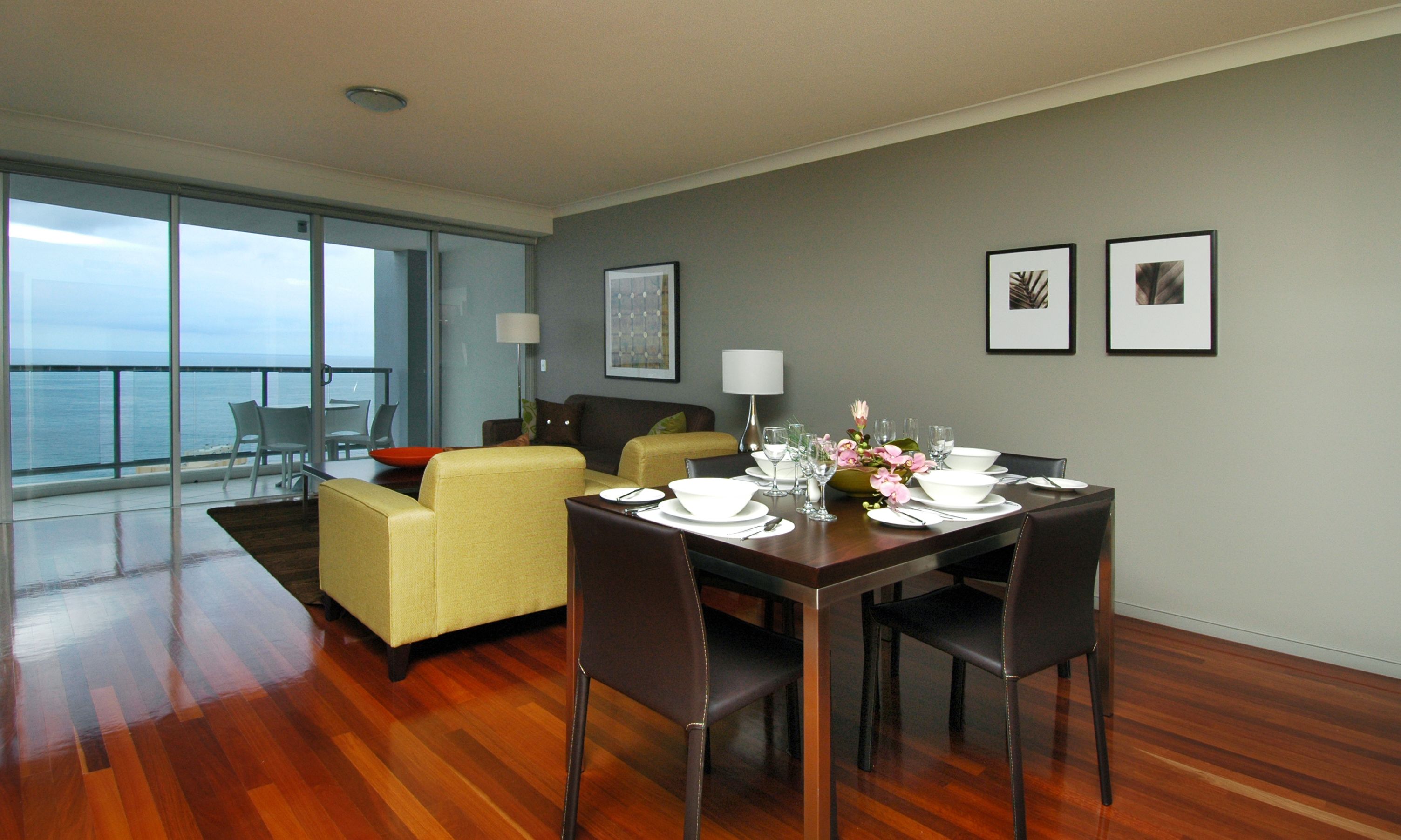 Mantra Towers of Chevron by Holiday Rentals Surfers Paradise