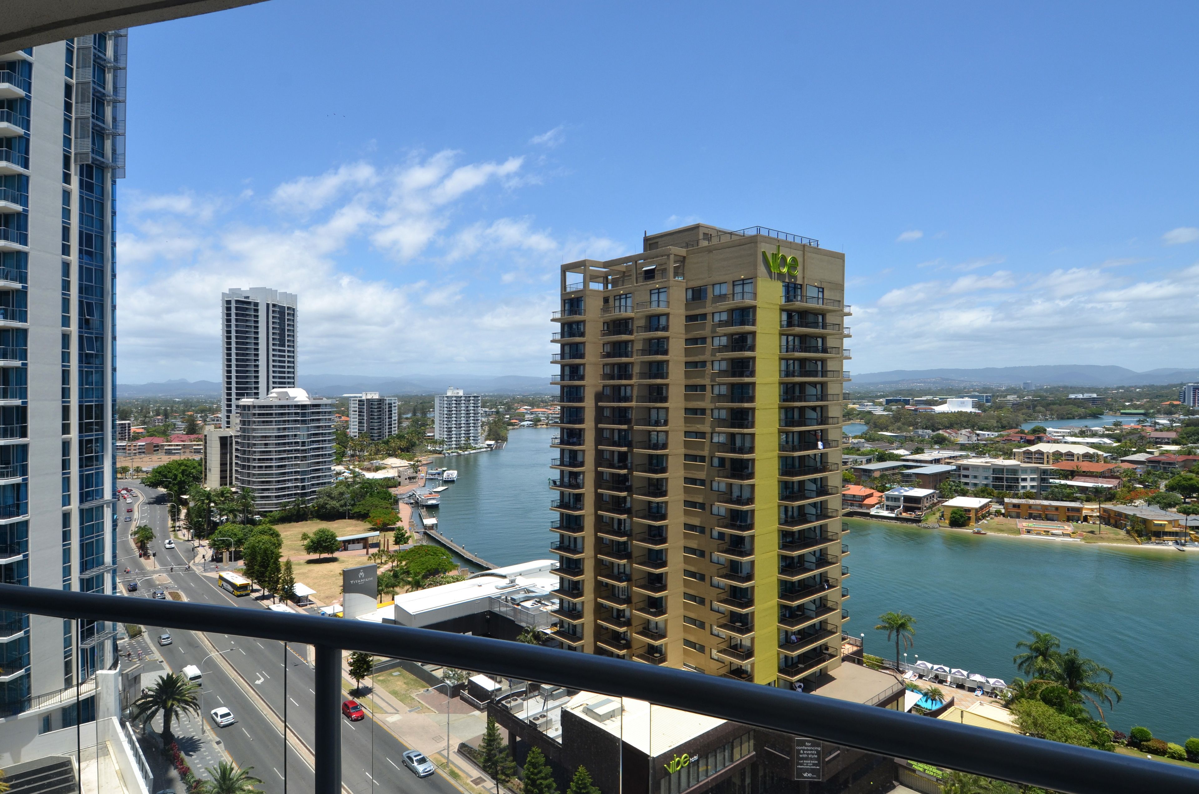 Mantra Towers of Chevron by Holiday Rentals Surfers Paradise