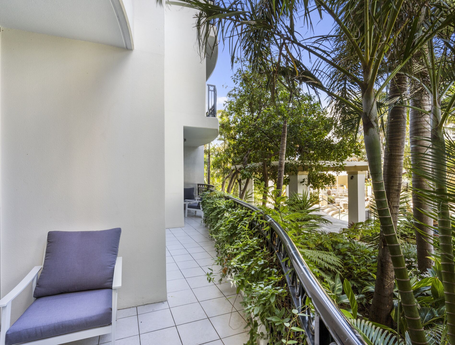 Mantra Towers of Chevron by Holiday Rentals Surfers Paradise