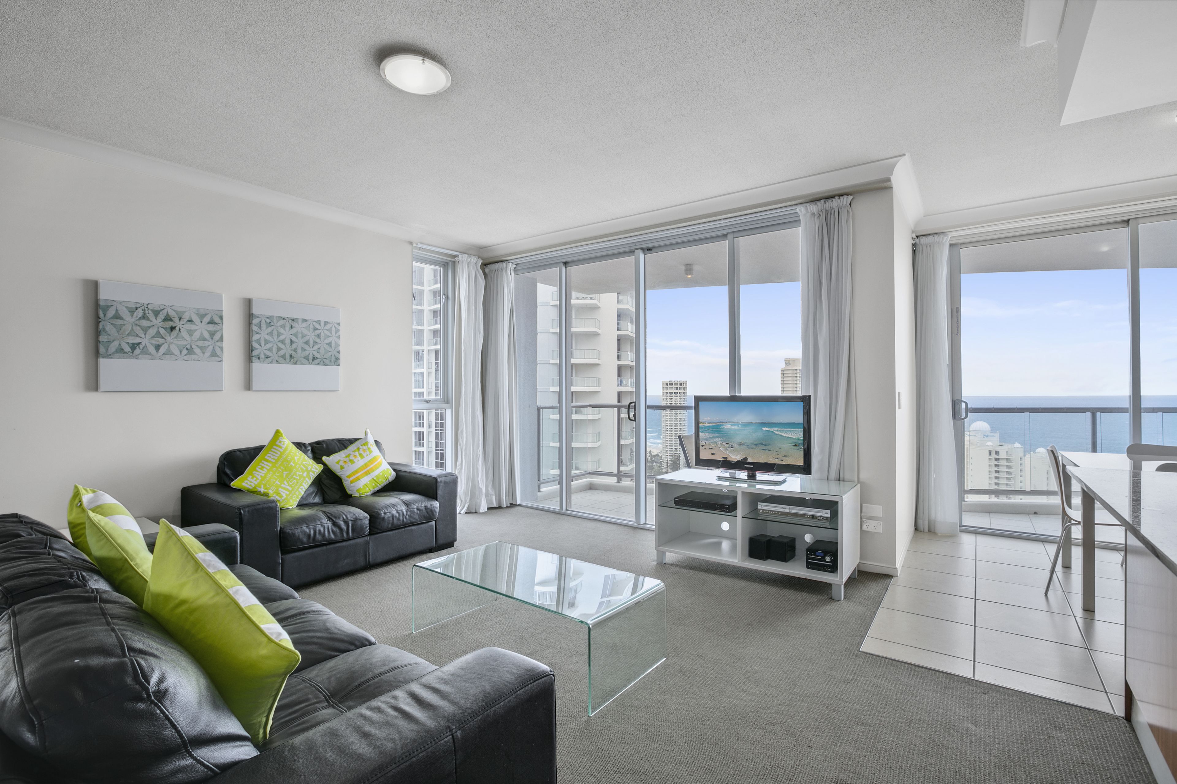 Mantra Towers of Chevron by Holiday Rentals Surfers Paradise