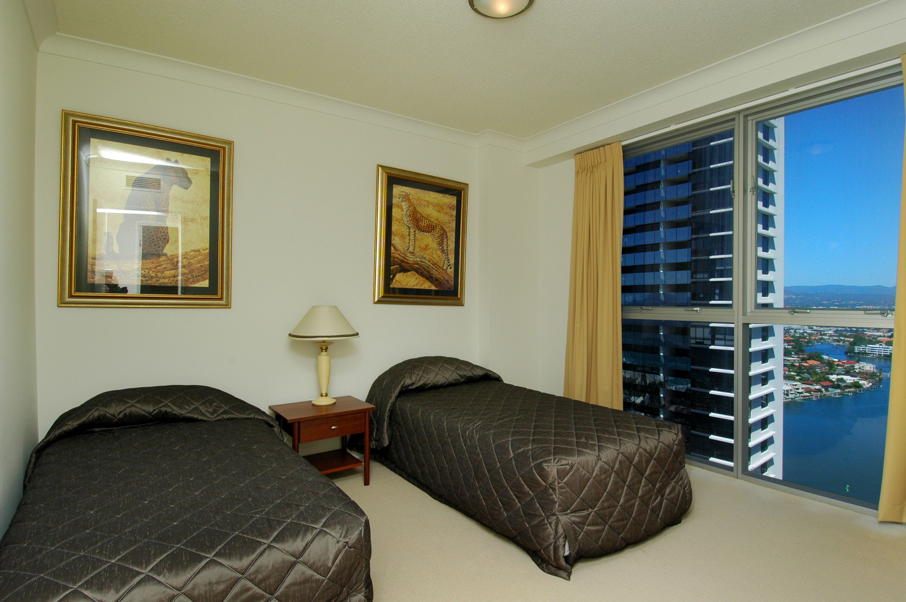 Mantra Towers of Chevron by Holiday Rentals Surfers Paradise