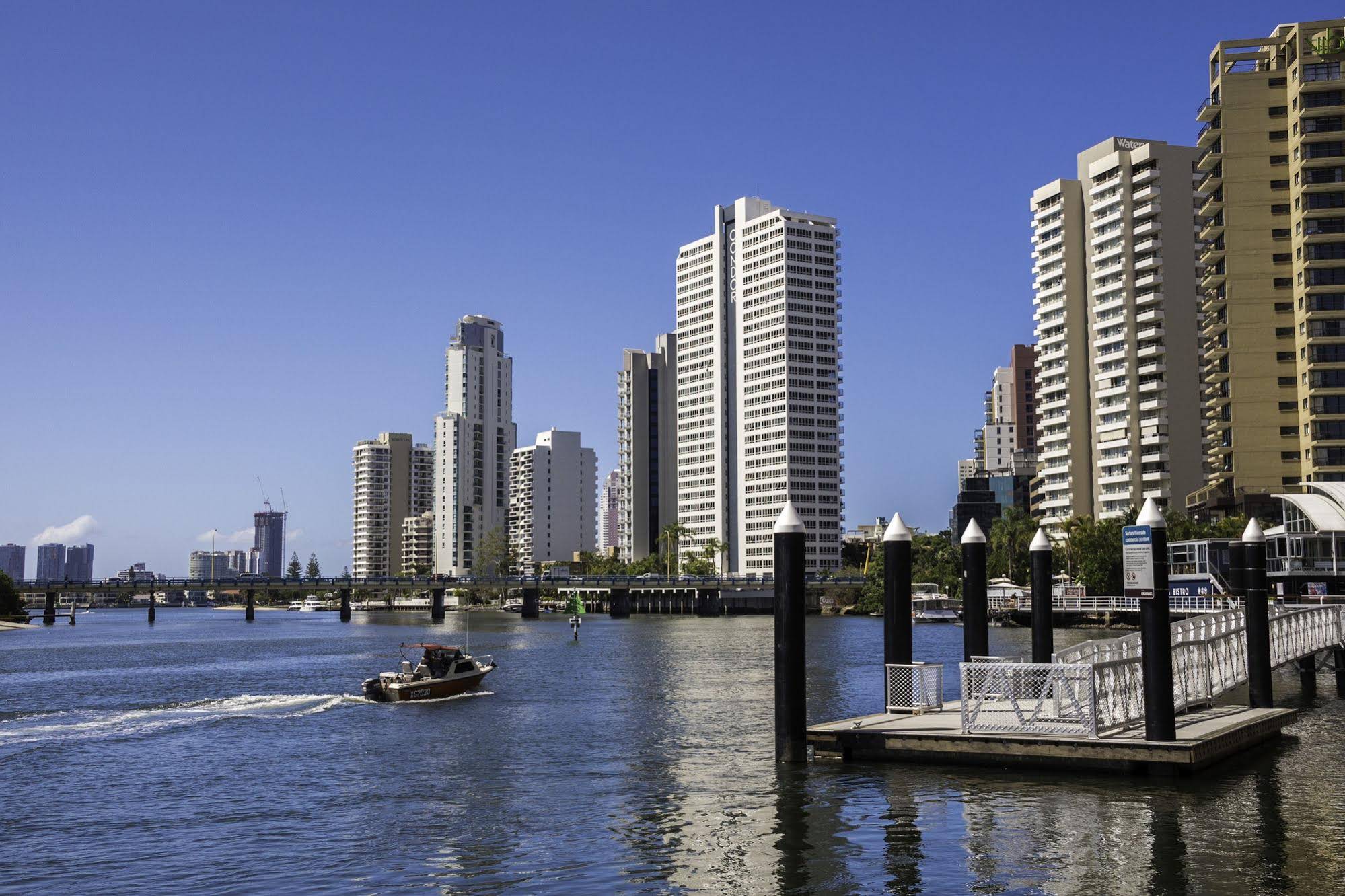 Moorings on Cavill