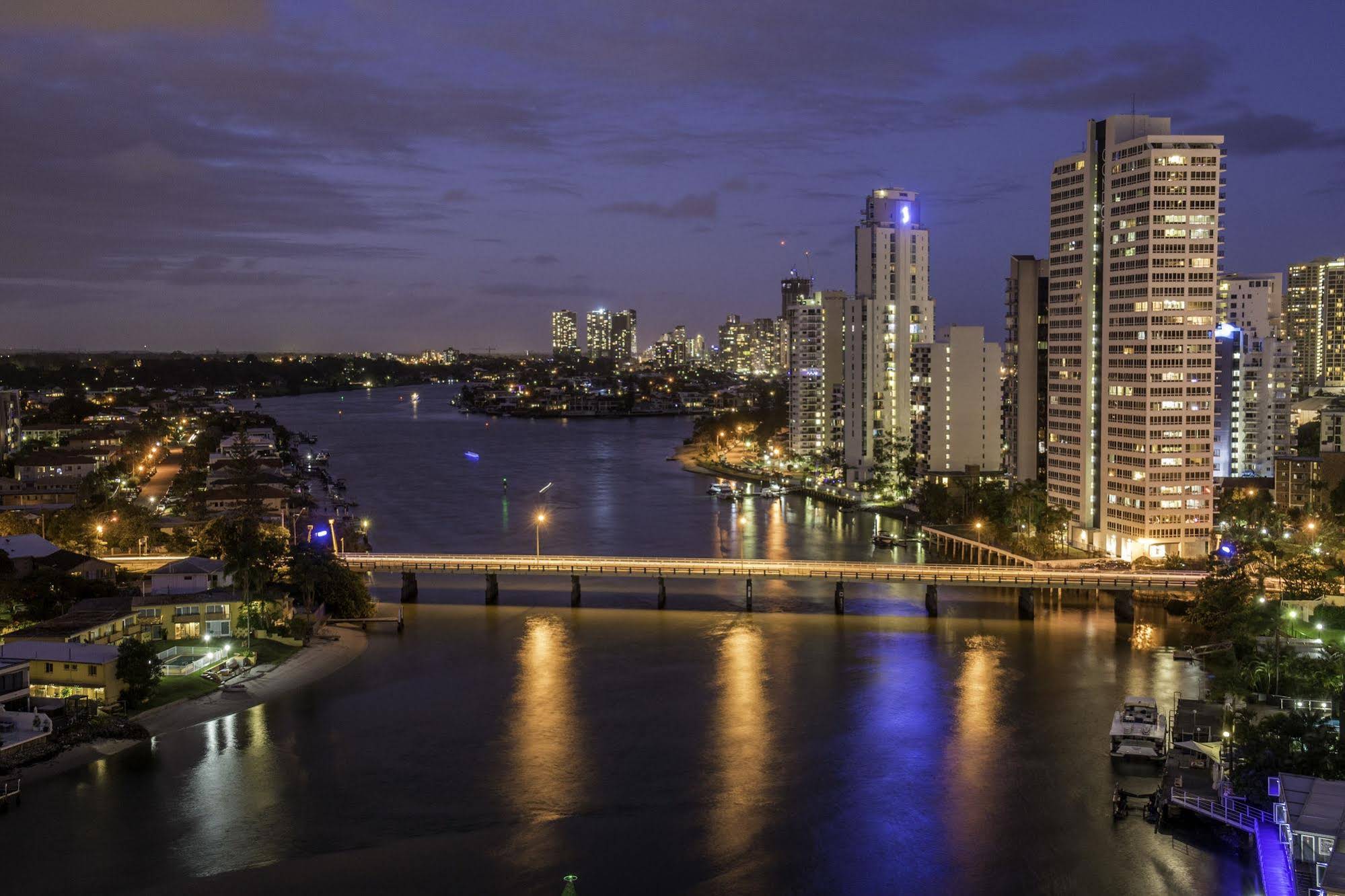 Moorings on Cavill