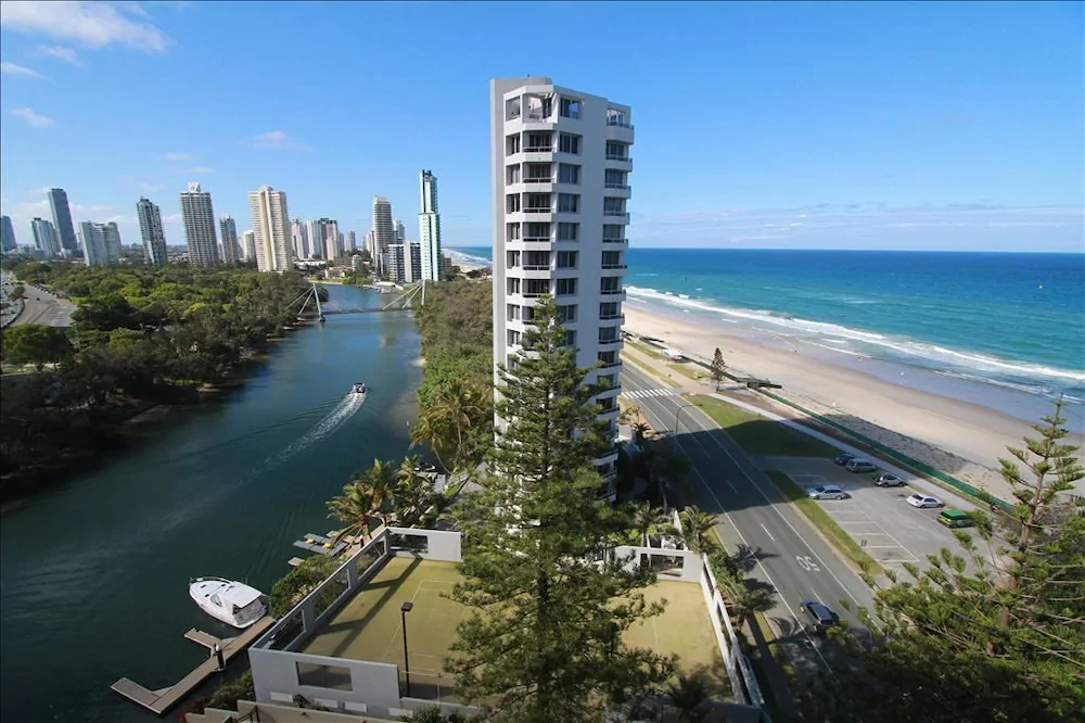 Narrowneck Court