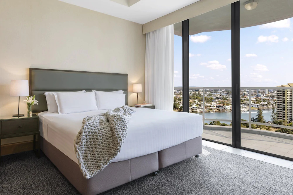 Oaks Gold Coast Hotel