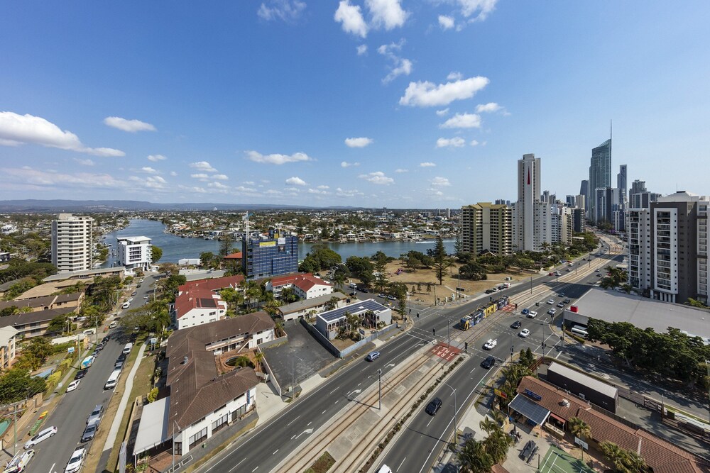 Oaks Gold Coast Hotel