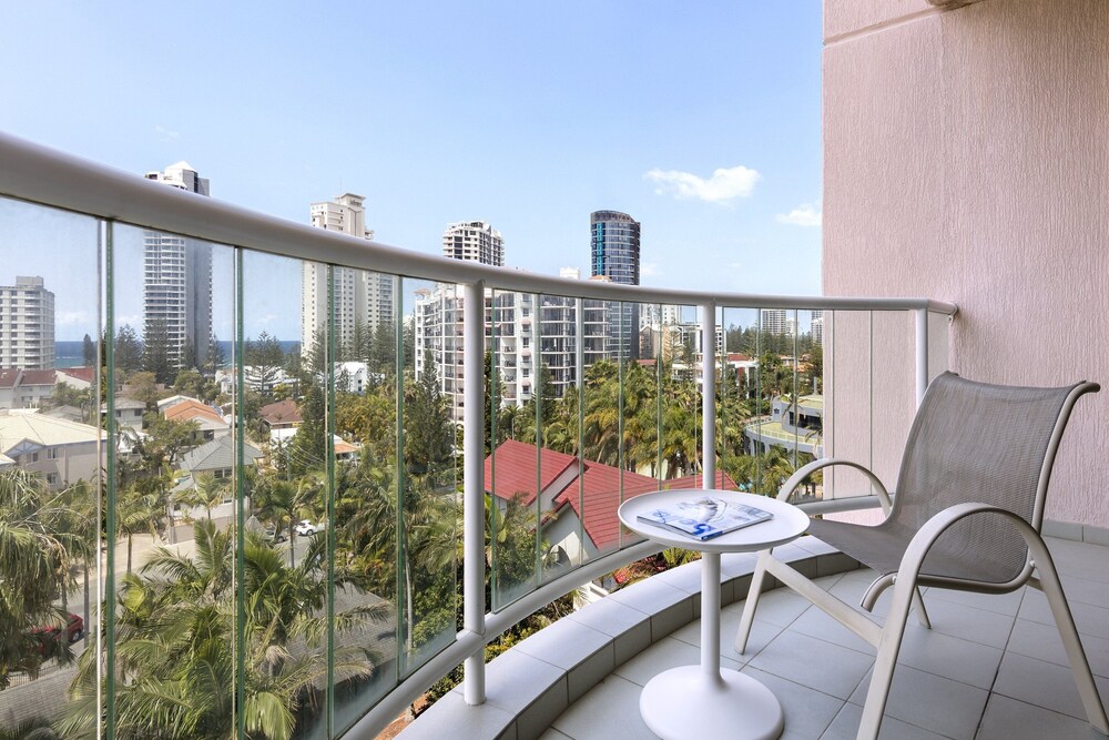 Oaks Gold Coast Hotel