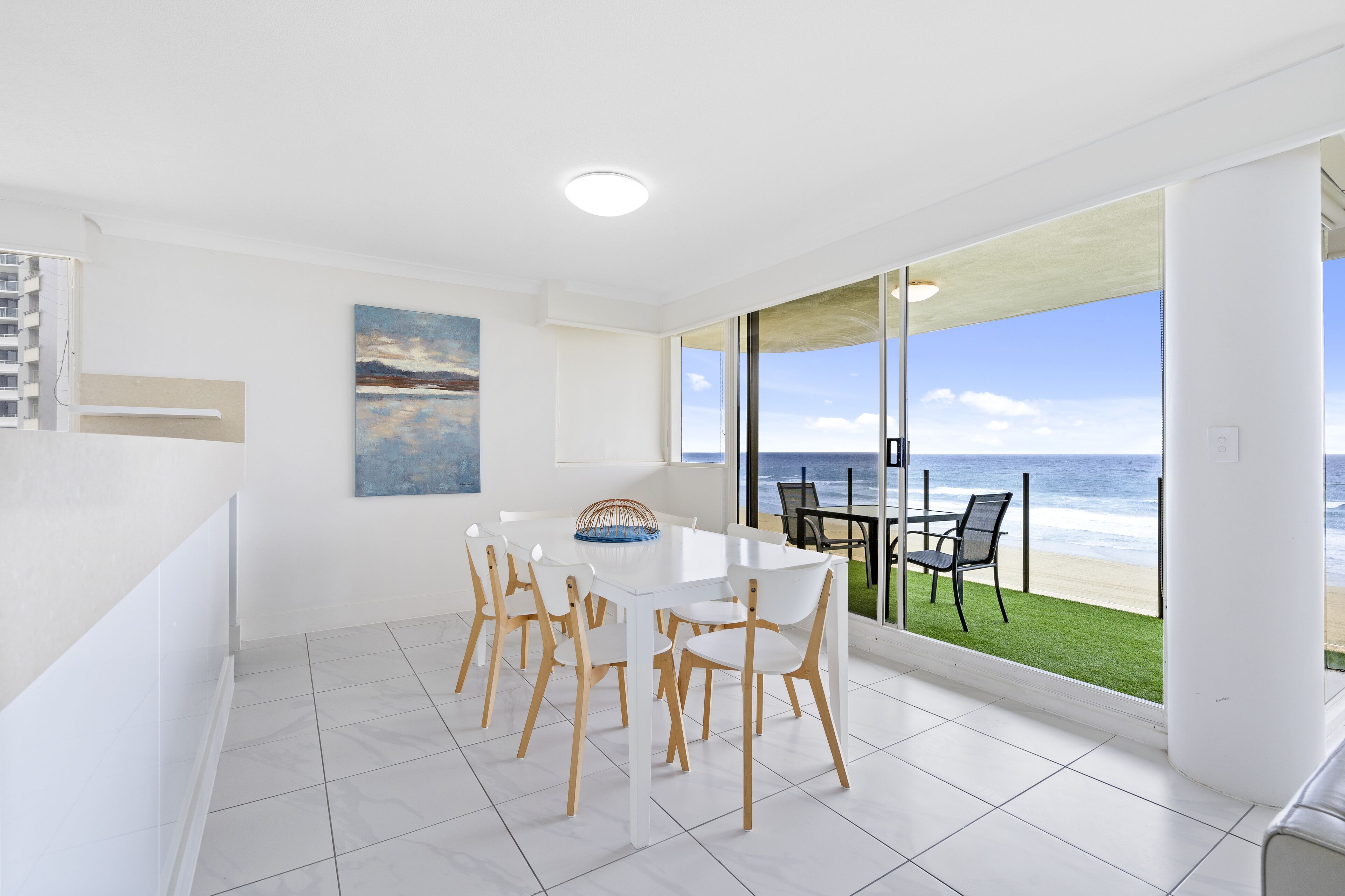 Premiere Apartments by Holiday Rental Surfers Paradise
