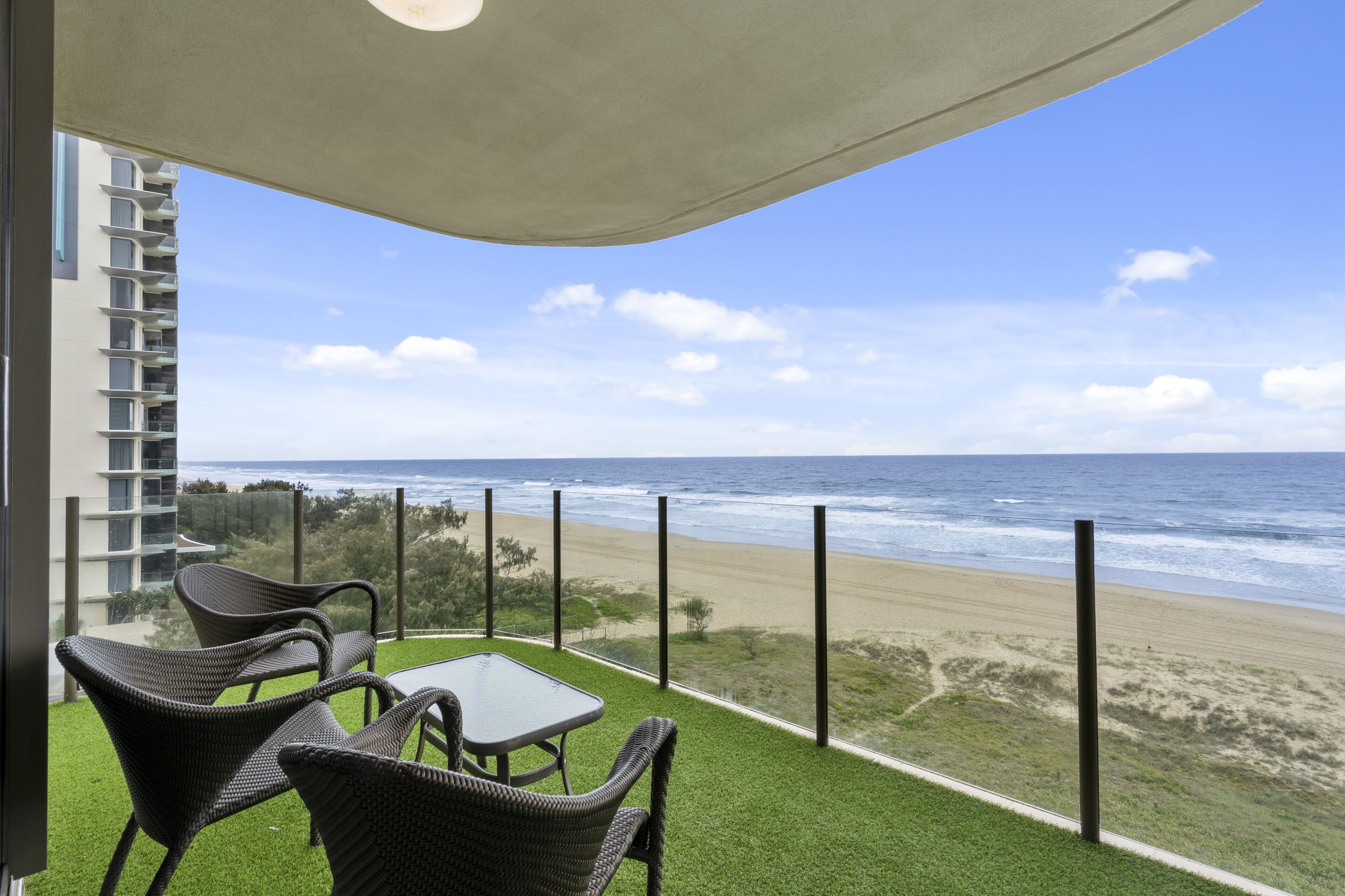 Premiere Apartments by Holiday Rental Surfers Paradise