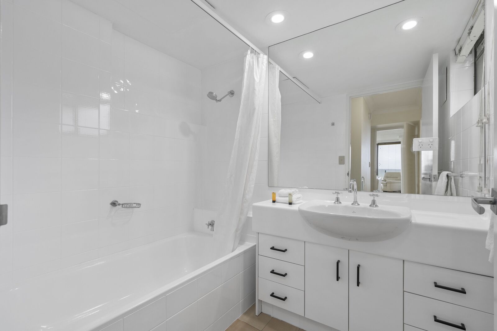 Premiere Apartments by Holiday Rental Surfers Paradise
