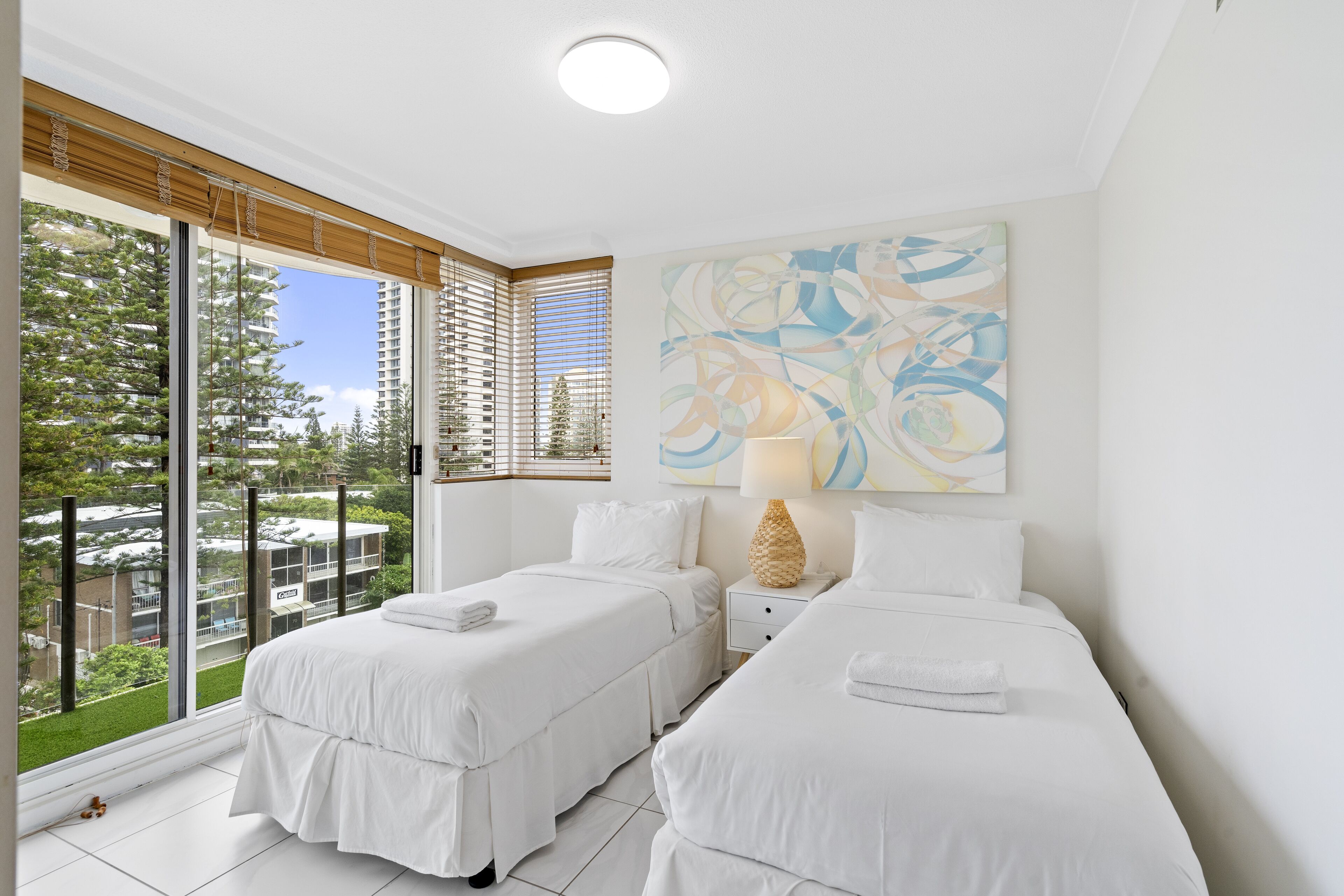 Premiere Apartments by Holiday Rental Surfers Paradise