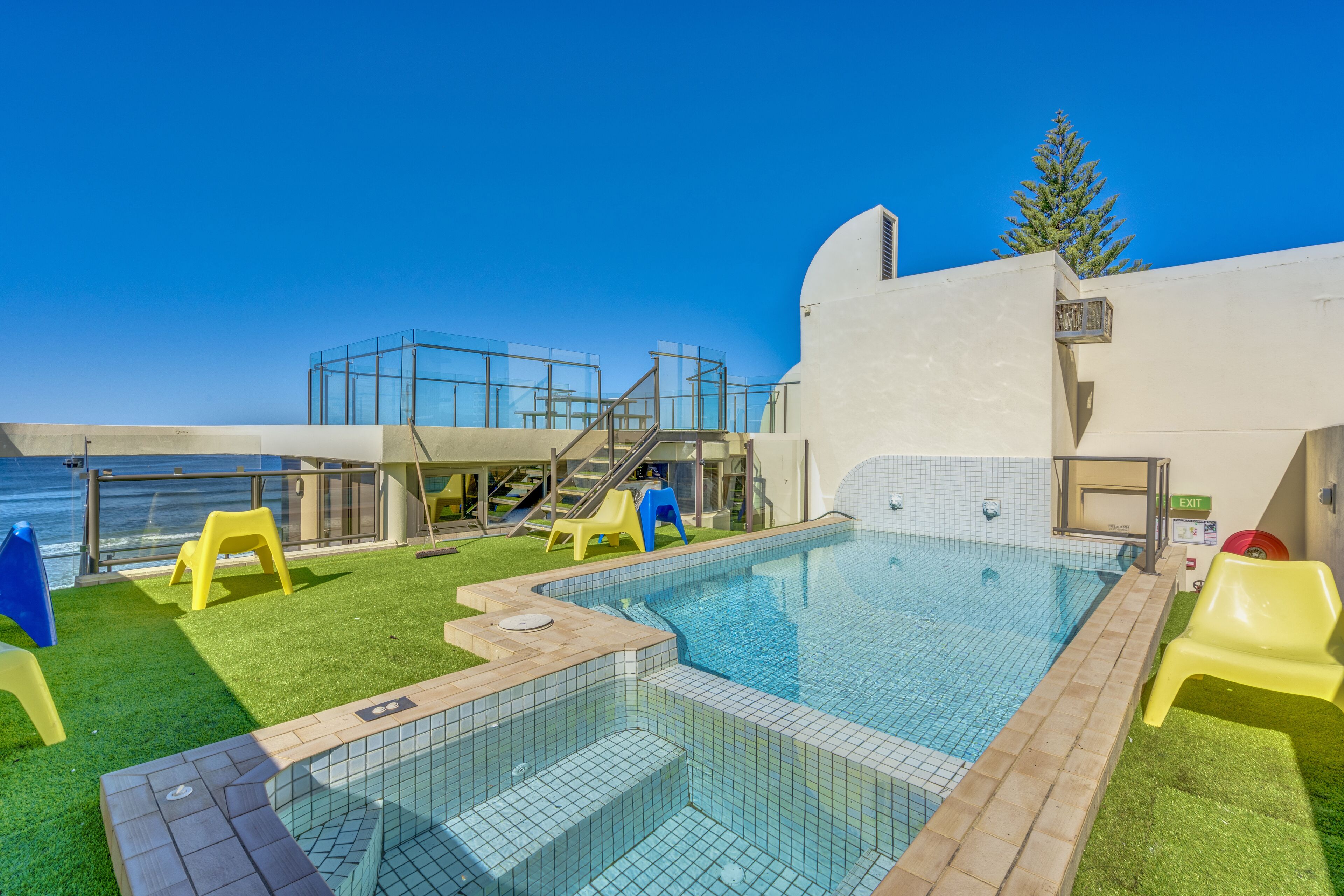Premiere Apartments by Holiday Rental Surfers Paradise
