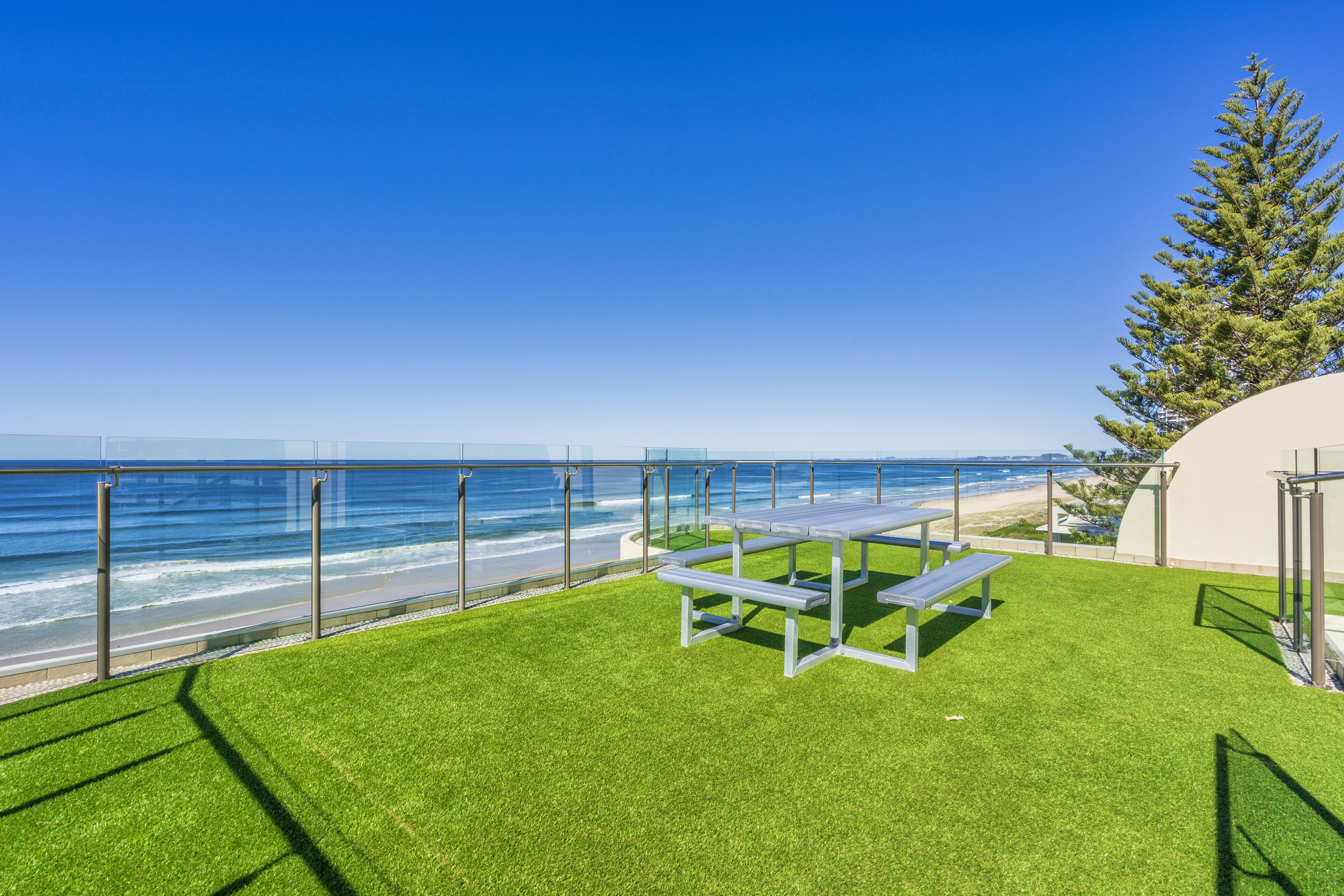 Premiere Apartments by Holiday Rental Surfers Paradise