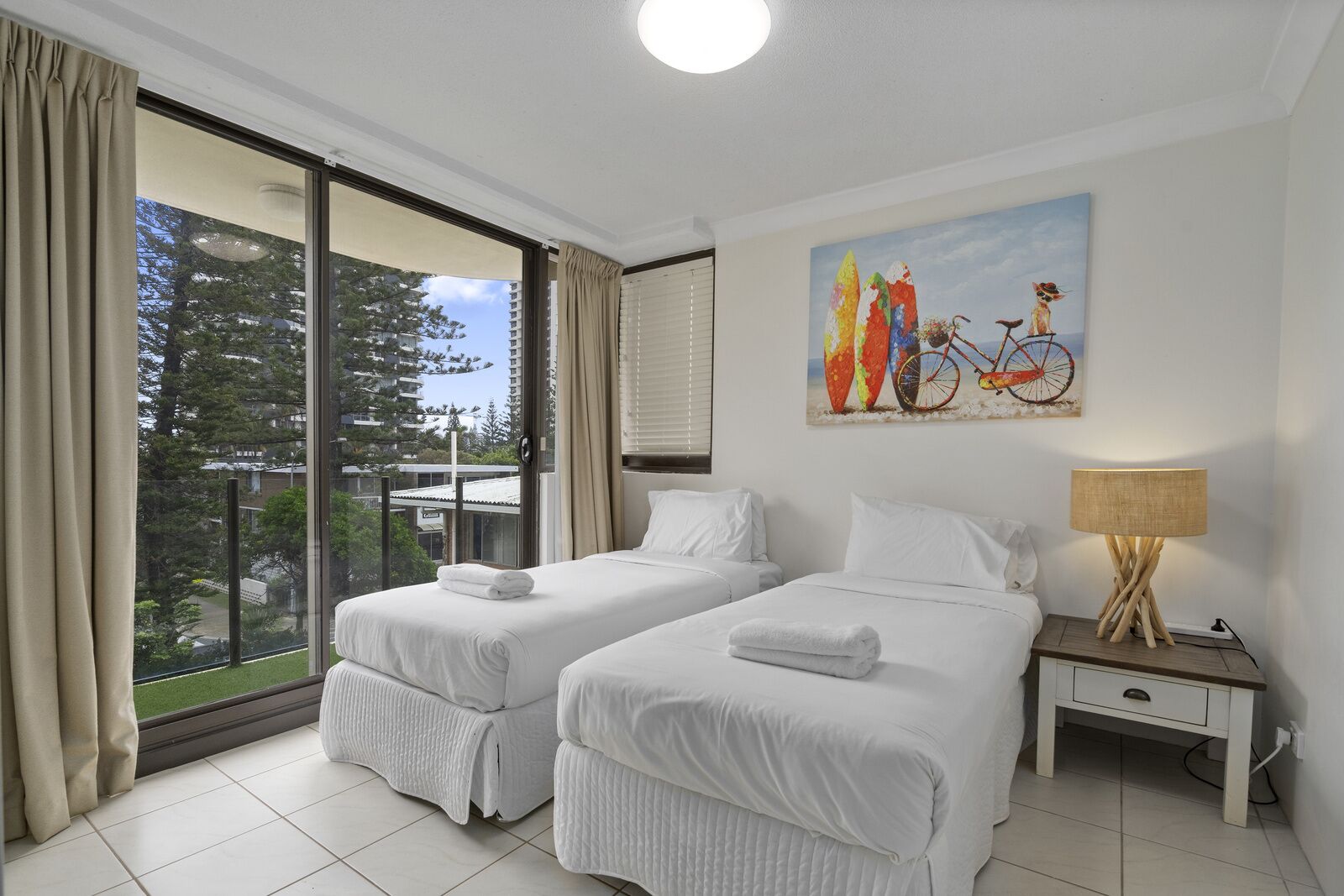 Premiere Apartments by Holiday Rental Surfers Paradise