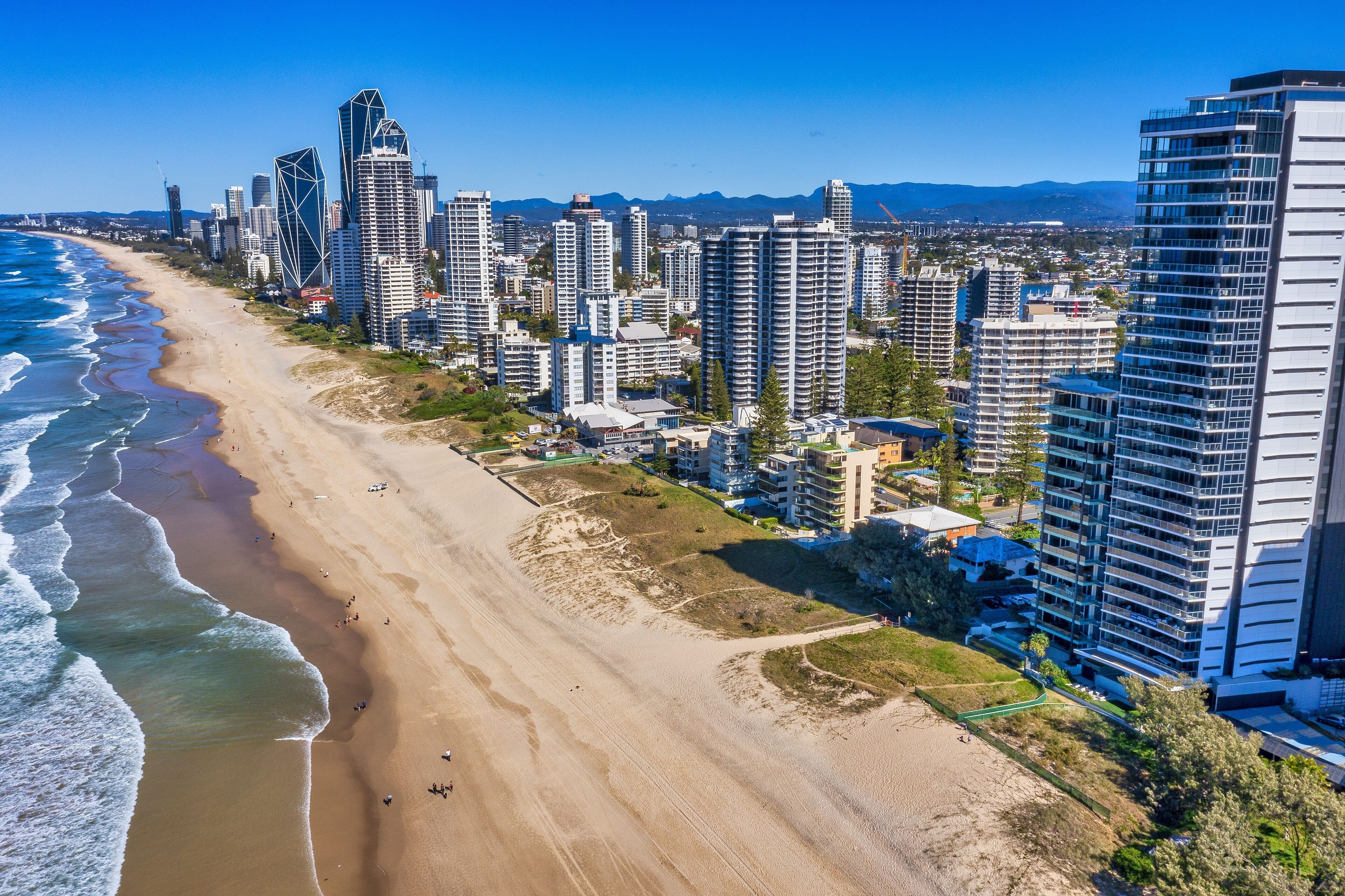 Premiere Apartments by Holiday Rental Surfers Paradise