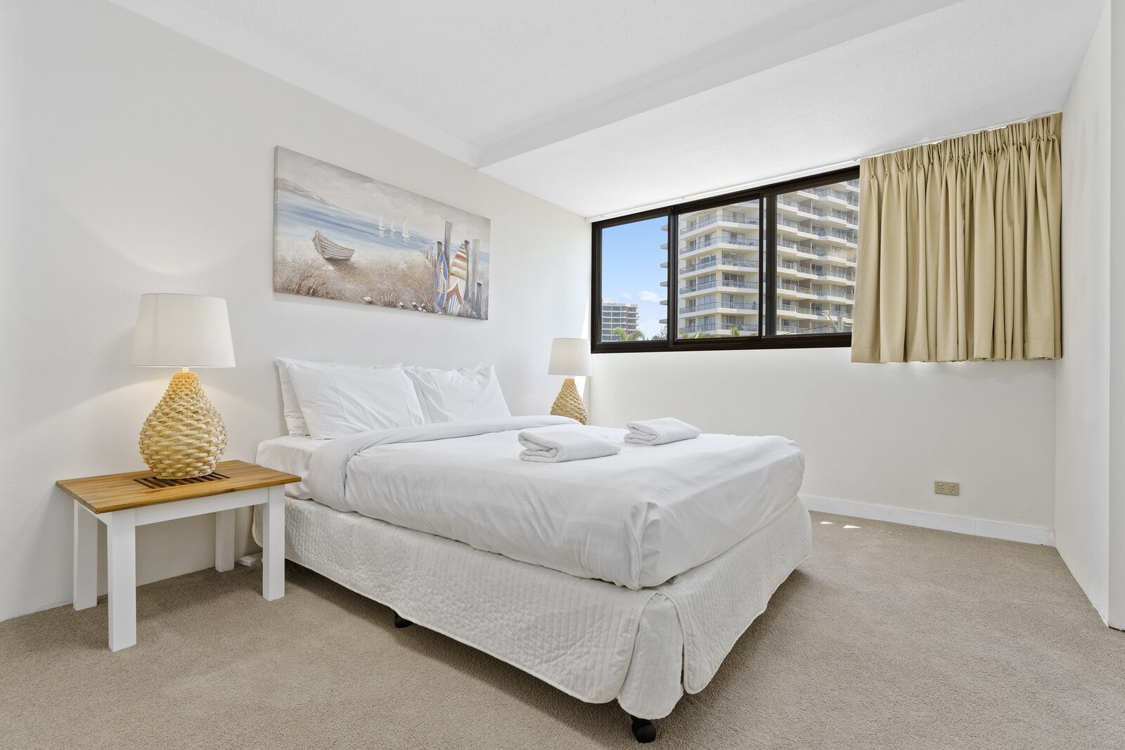 Premiere Apartments by Holiday Rental Surfers Paradise