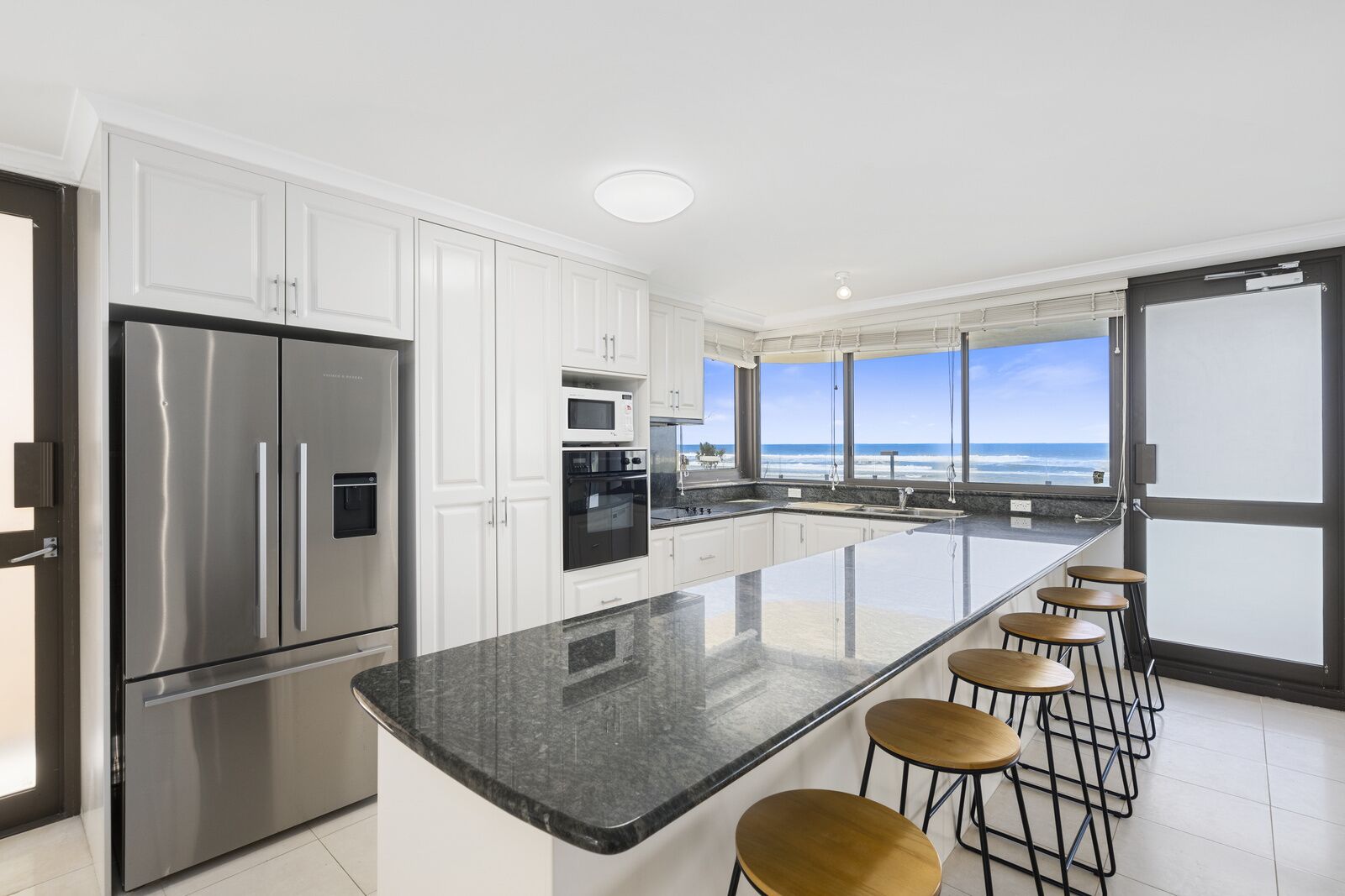 Premiere Apartments by Holiday Rental Surfers Paradise