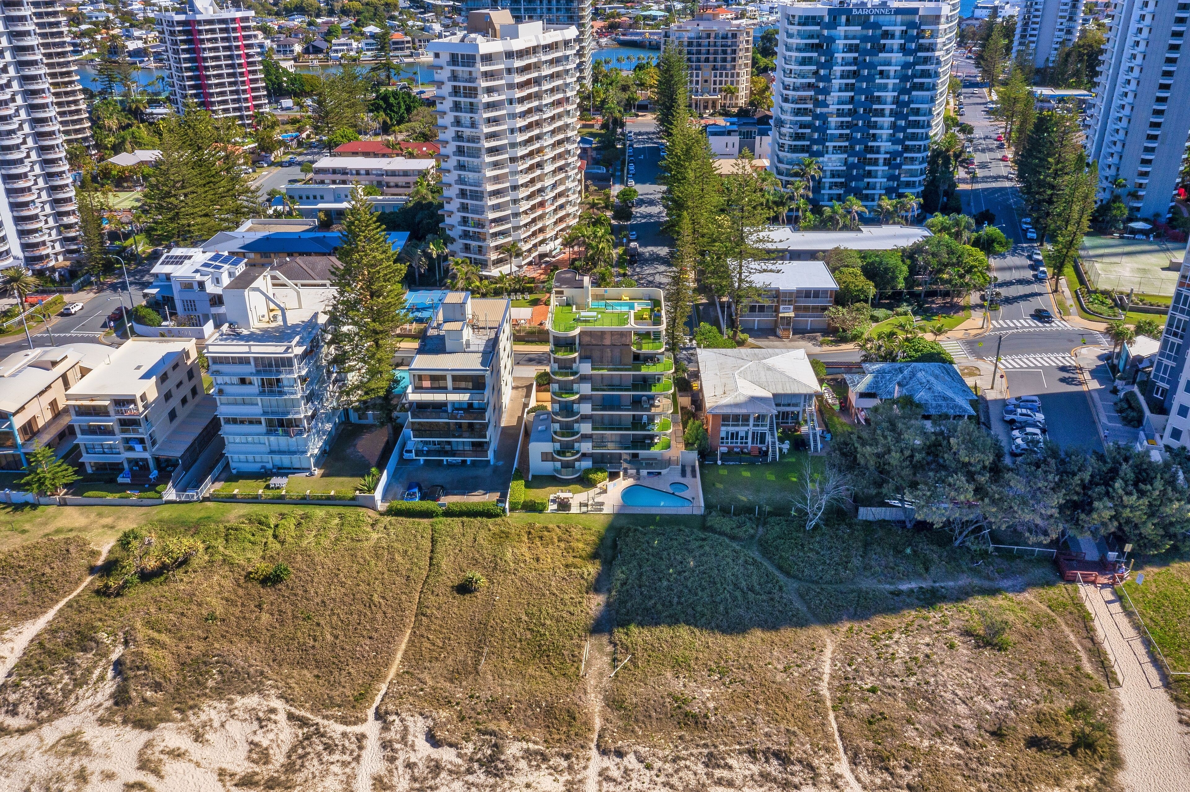 Premiere Apartments by Holiday Rental Surfers Paradise