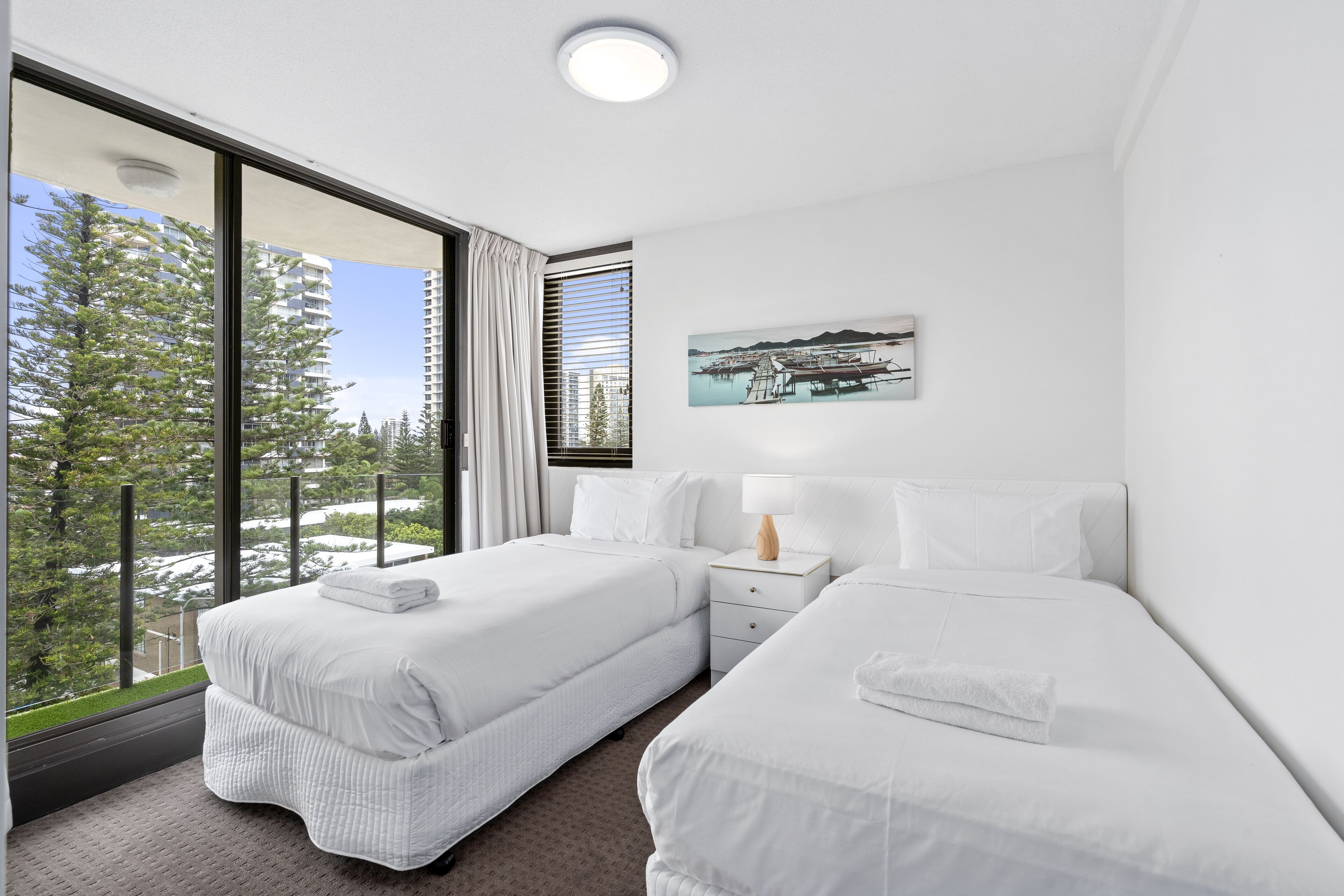 Premiere Apartments by Holiday Rental Surfers Paradise