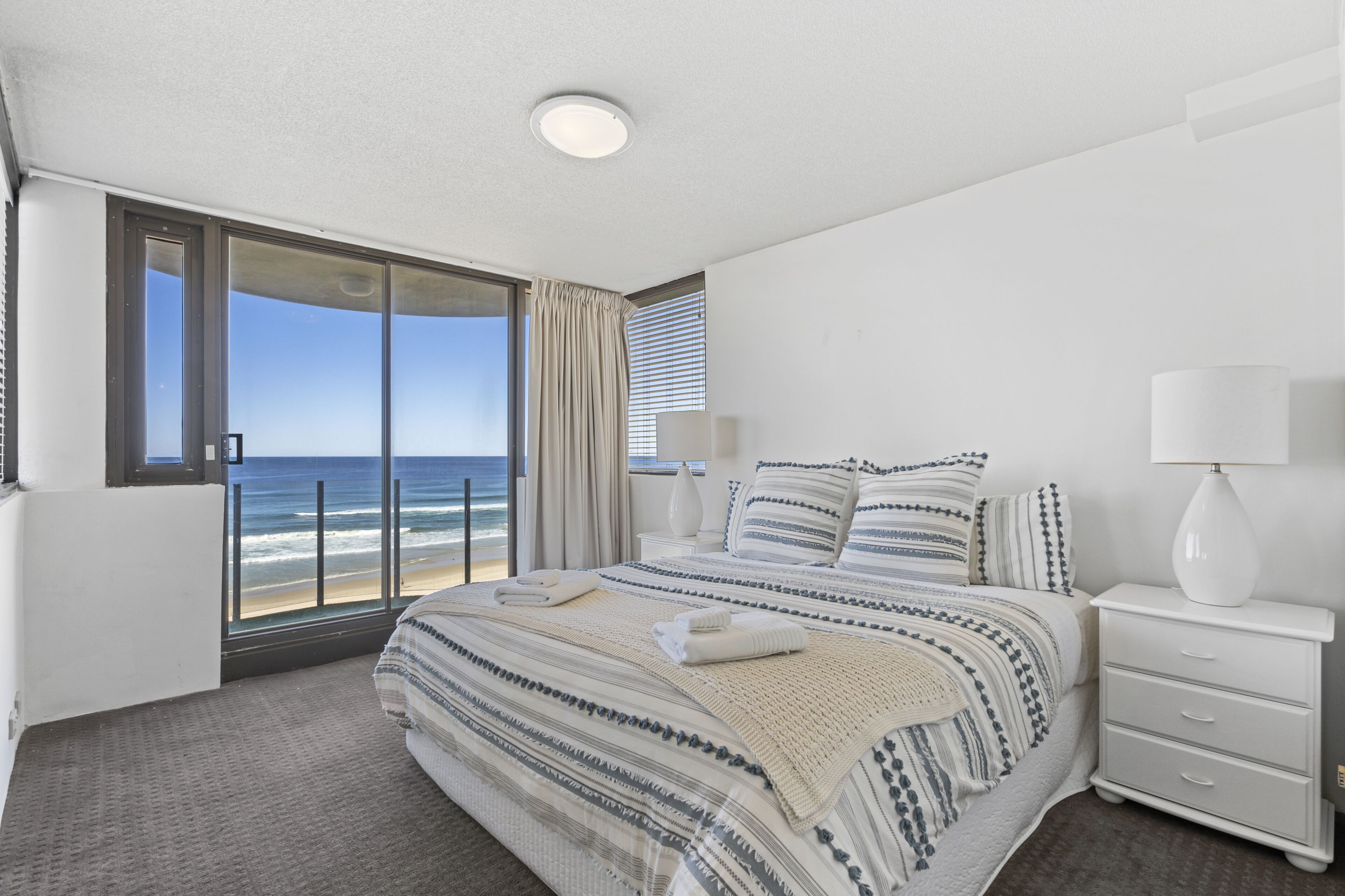 Premiere Apartments by Holiday Rental Surfers Paradise