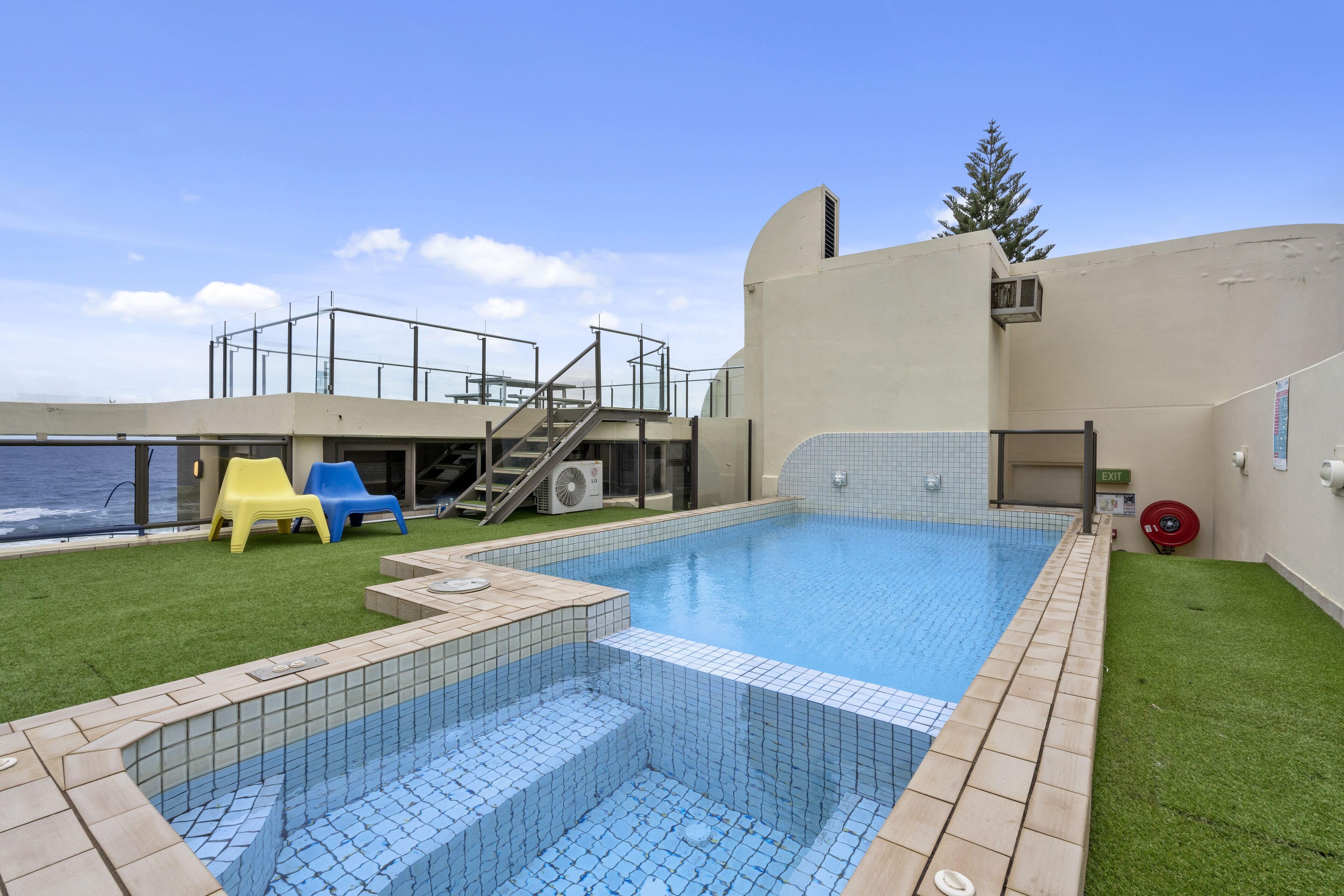 Premiere Apartments by Holiday Rental Surfers Paradise
