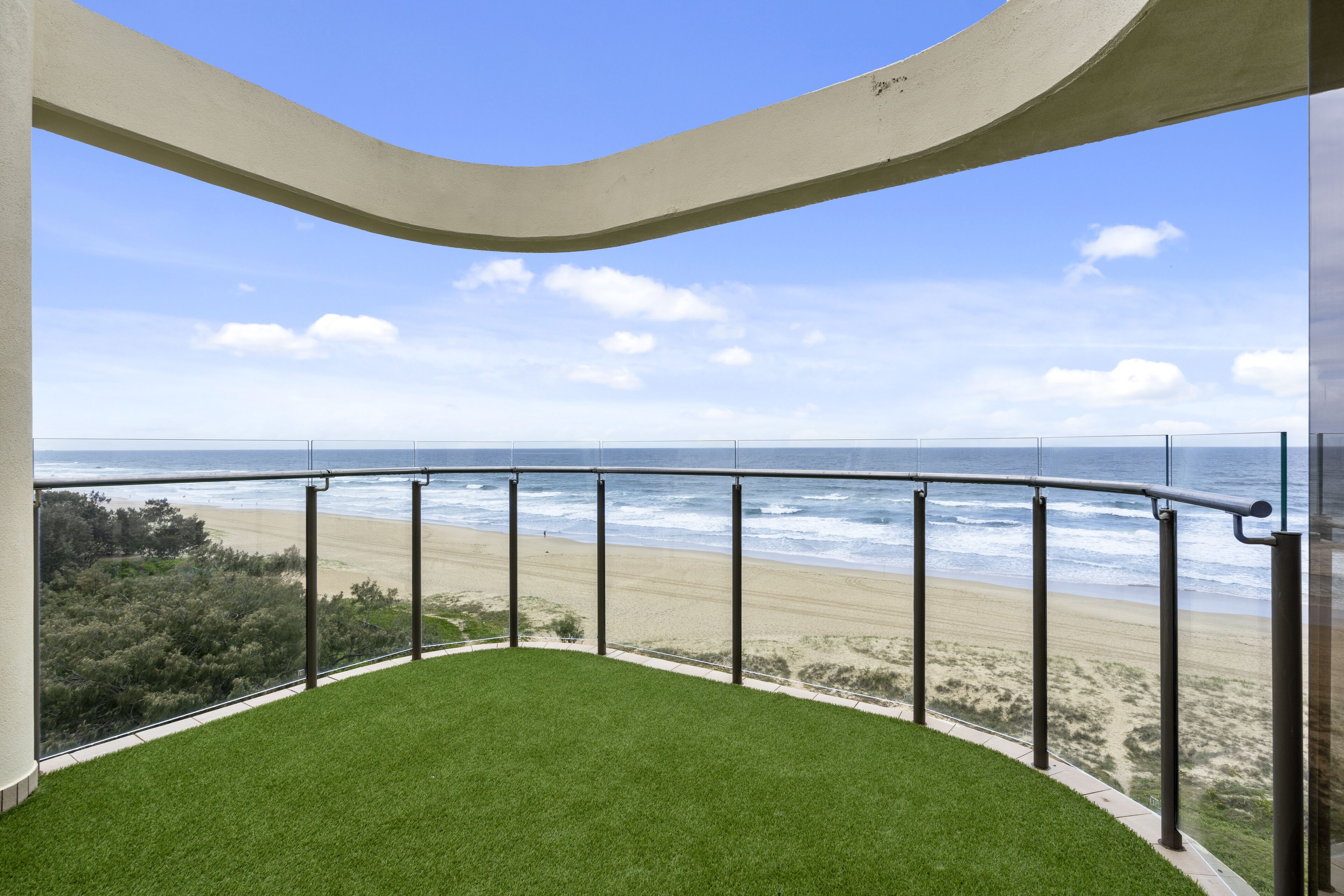 Premiere Apartments by Holiday Rental Surfers Paradise
