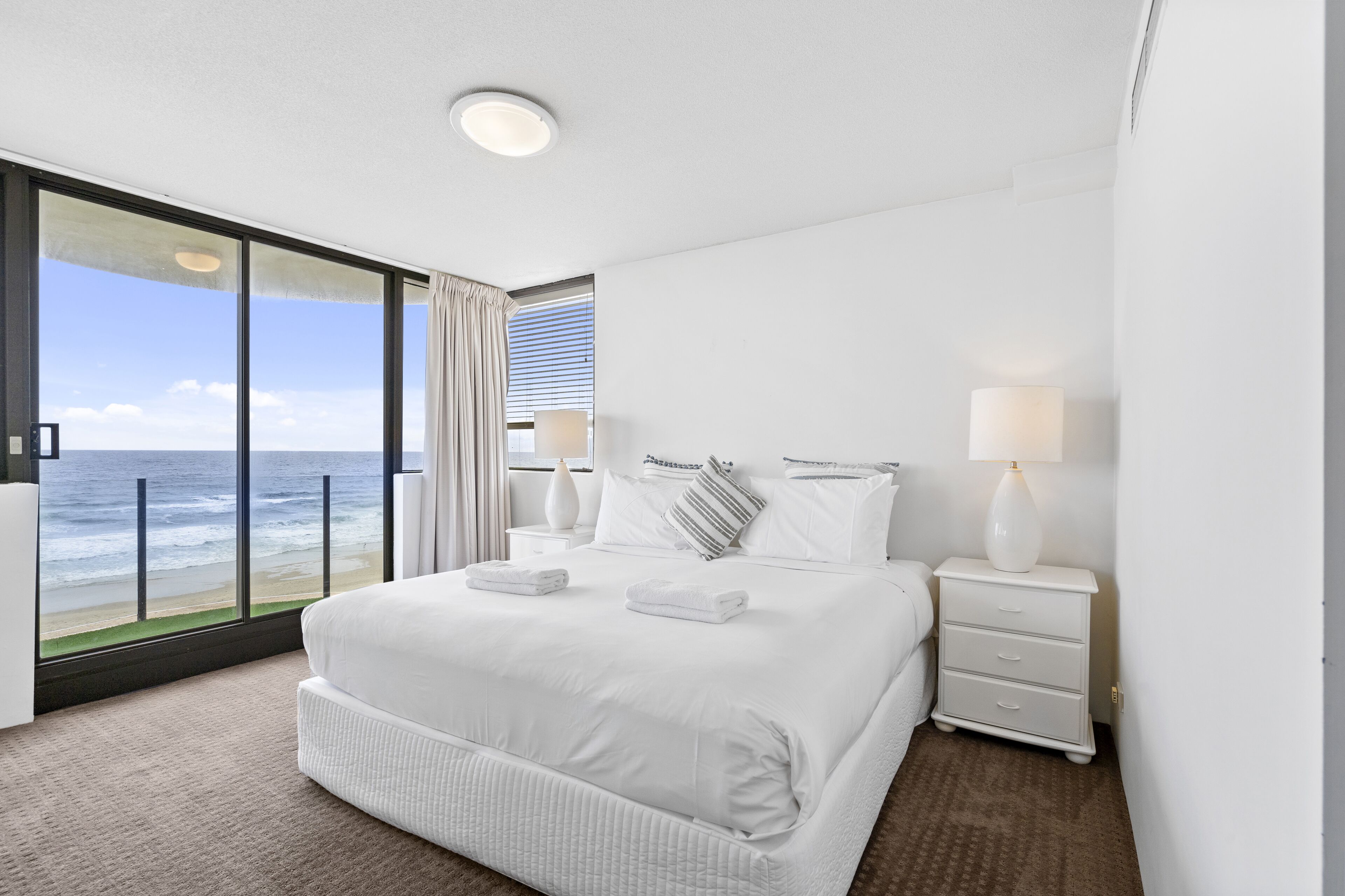 Premiere Apartments by Holiday Rental Surfers Paradise