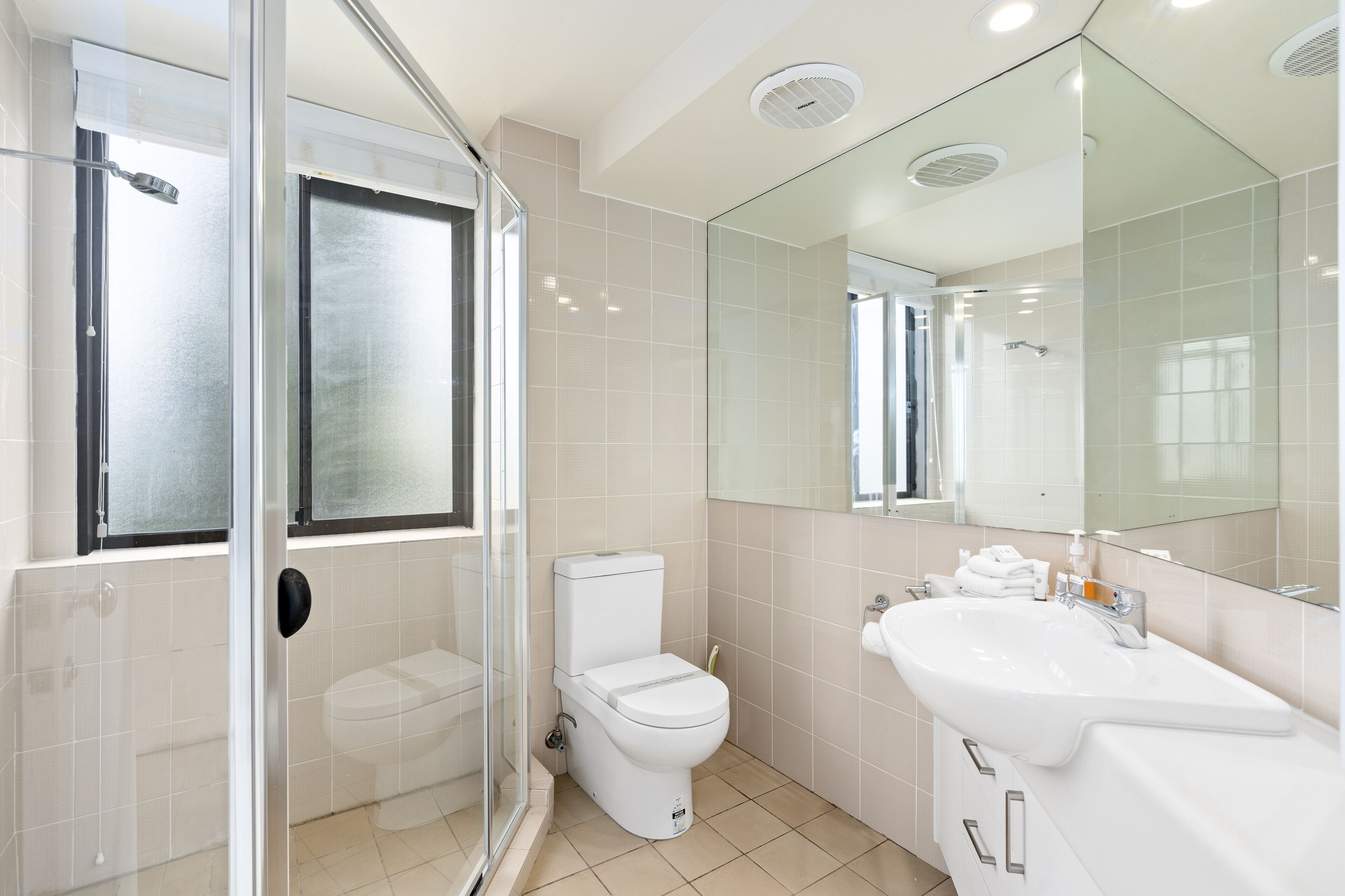 Premiere Apartments by Holiday Rental Surfers Paradise