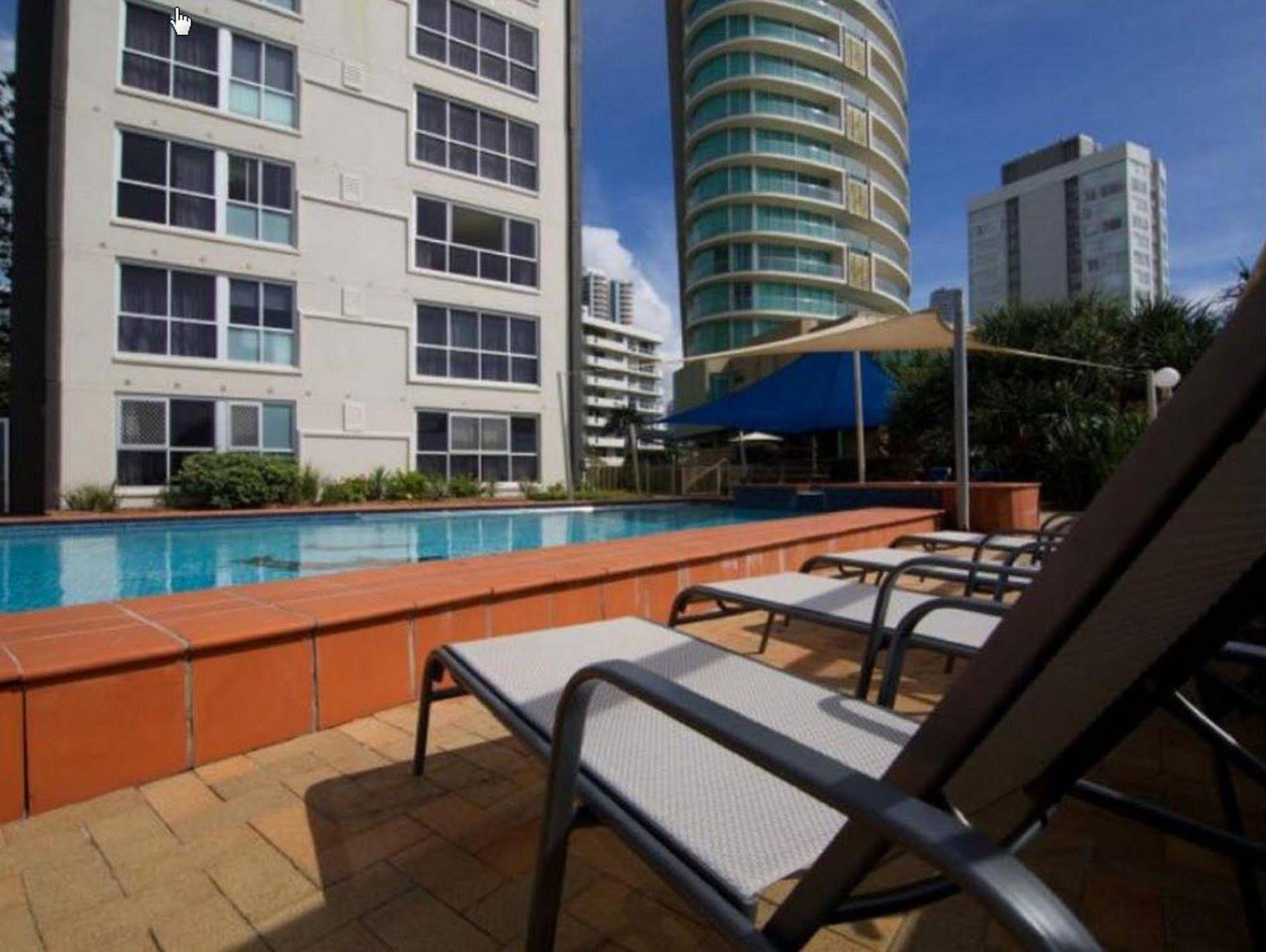President Holiday Apartments