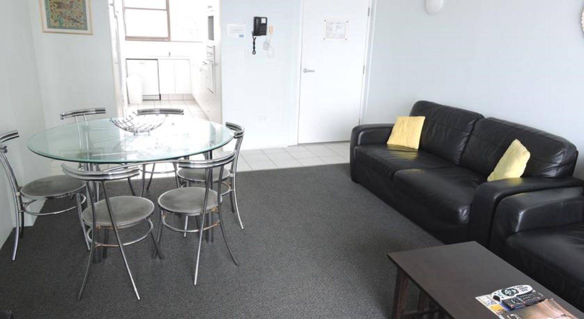 President Holiday Apartments