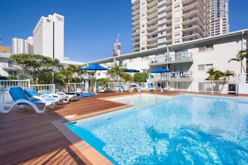 Raffles Royale