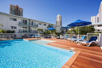 Raffles Royale