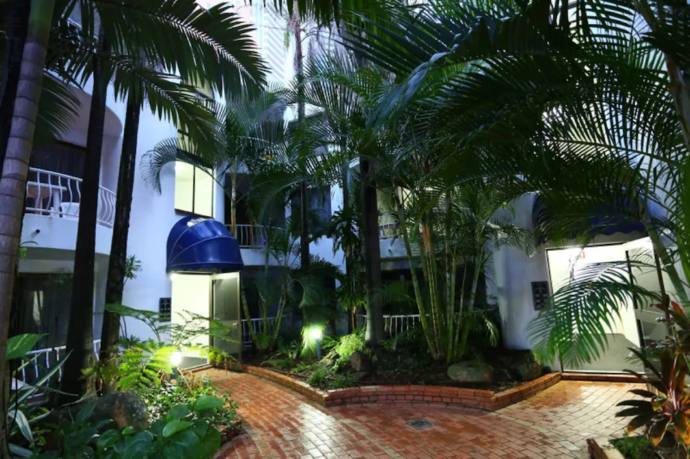 St Tropez Holiday Apartments