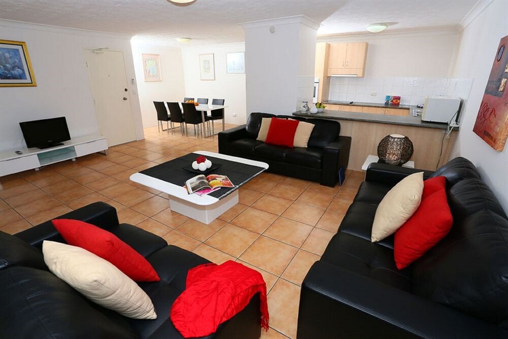 St Tropez Holiday Apartments