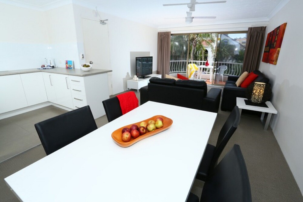 St Tropez Holiday Apartments