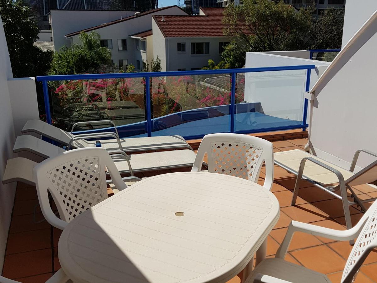 Surfers Beach Resort One